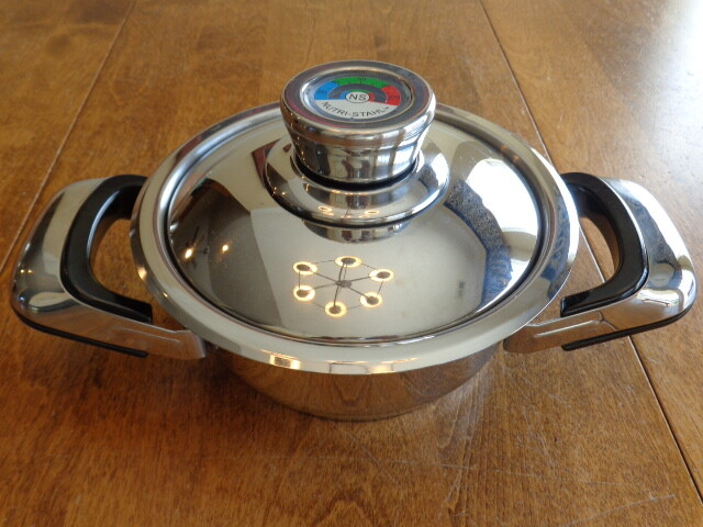 NUTRI-STAHL STAINLESS 1 QUART SAUCEPAN W/LID