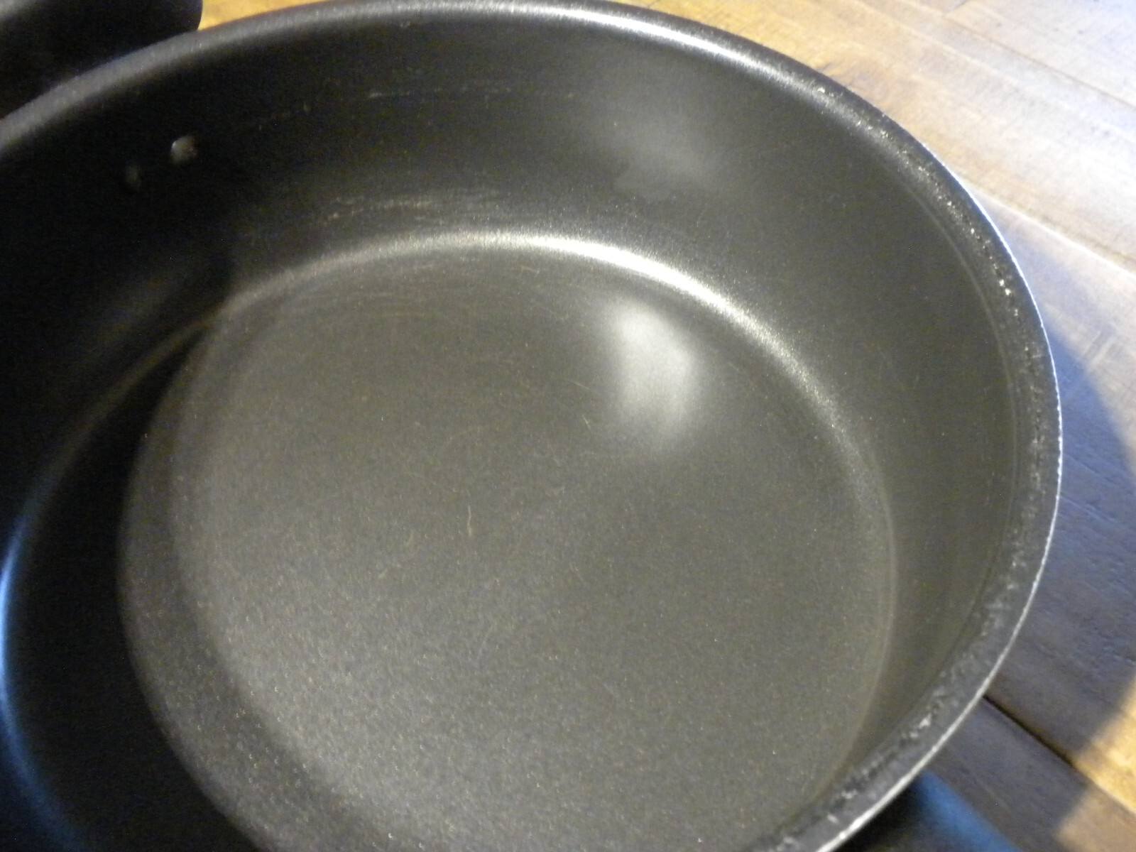 Large 11″ x 3-1/2″ T-Fal Tfal Red 2 Handle Pan With Clear Glass Vent Hole Lid