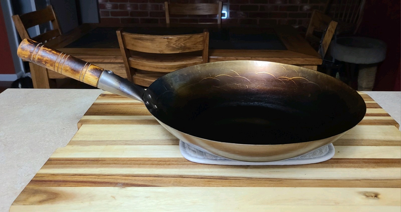 14″ Flat Bottom Carbon Steel Wok Hand Hammered Mandarin Wok SEASONED