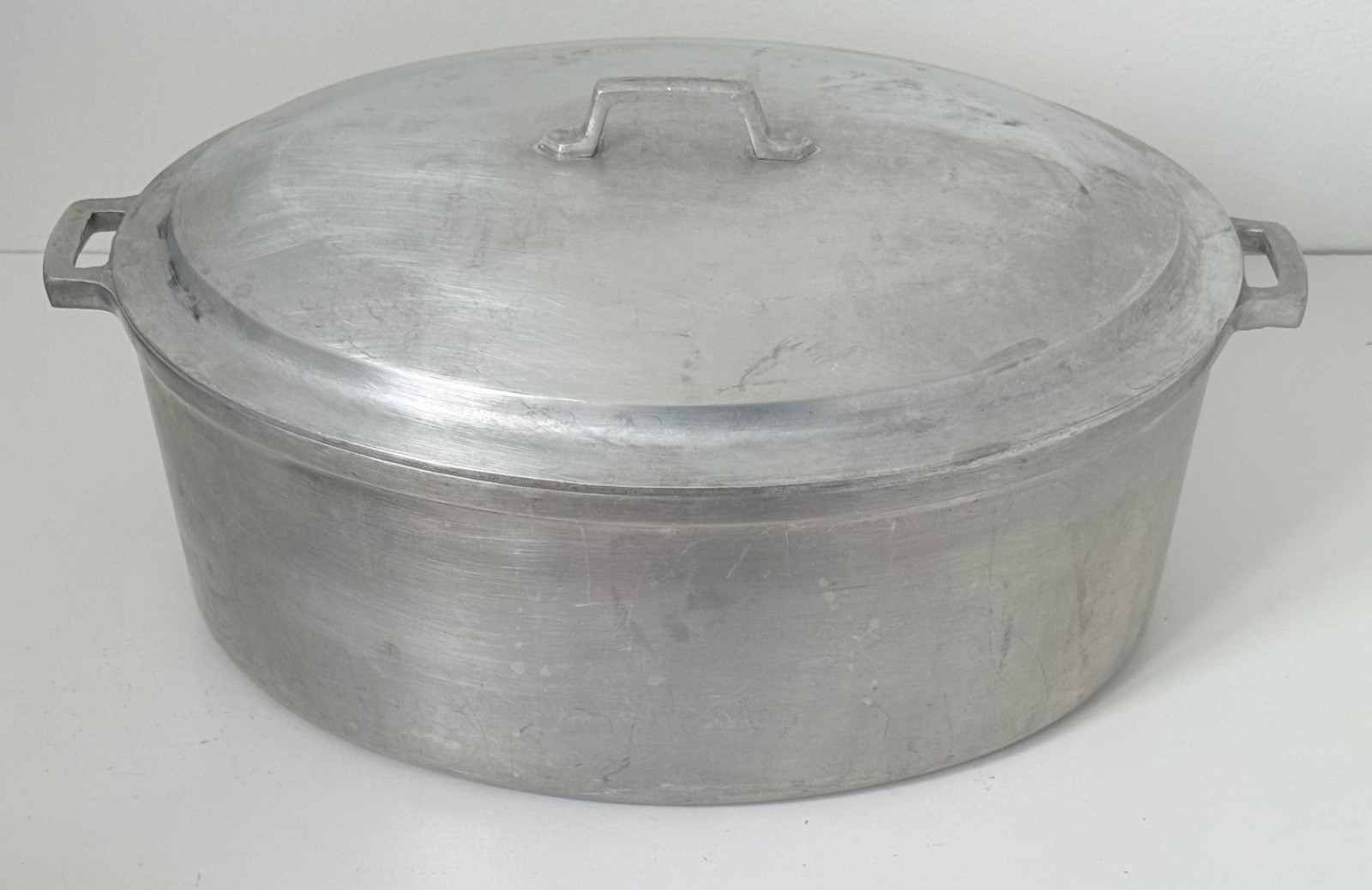 Miracle Maid G2 Cast Aluminum 6 quart Oval Roaster Dutch Oven with Lid