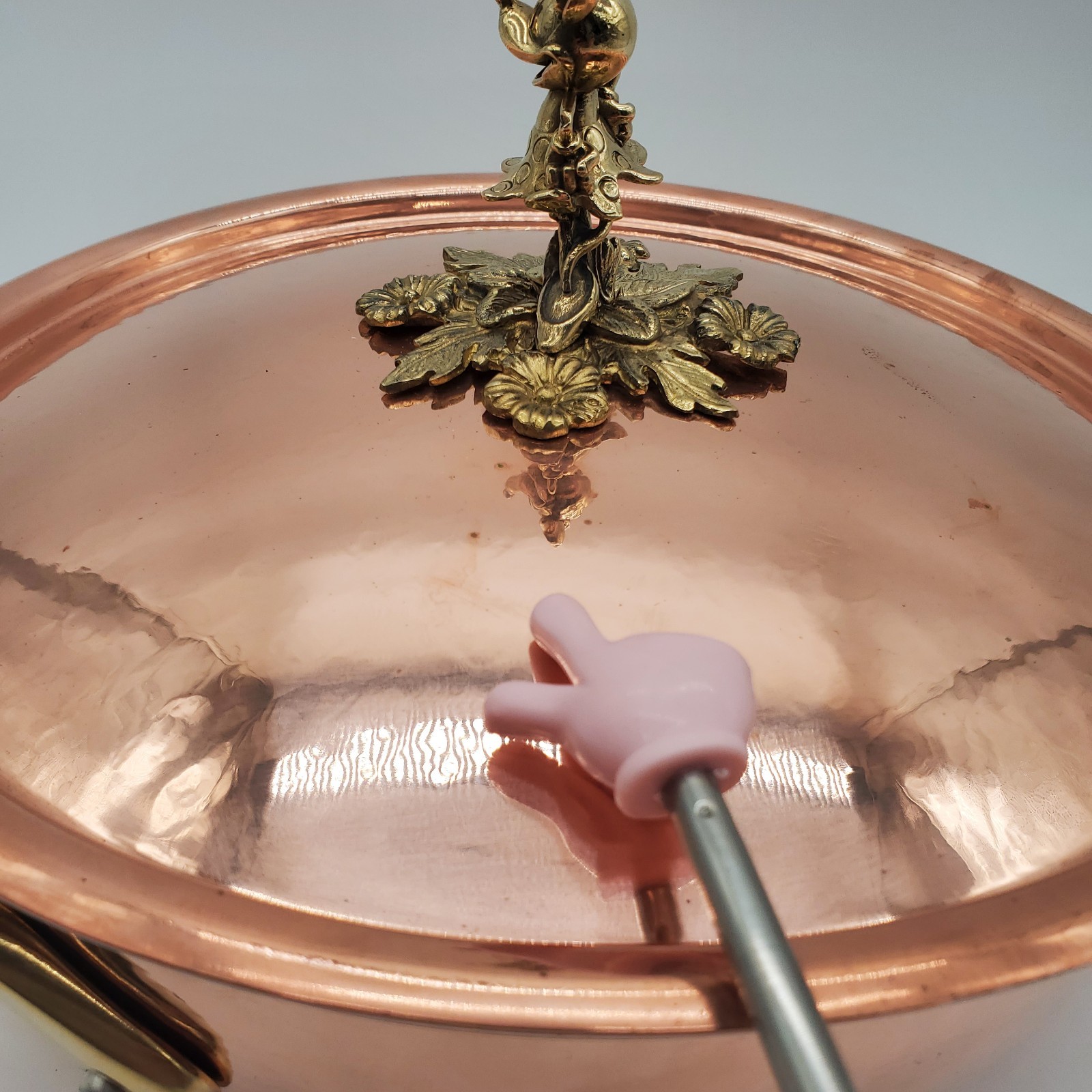 Ruffoni Historia Disney© Hammered Copper Chef Pan with Minnie Knob 4-Qt. Read
