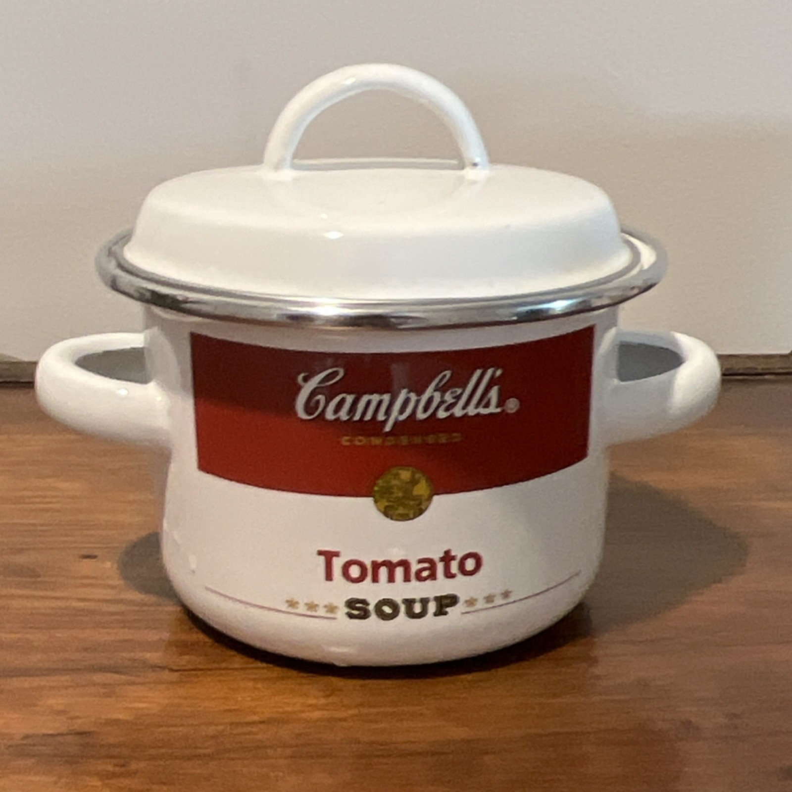 Campbell’s White/Red Round Casserole with Lid, Double Handle, Oven Safe