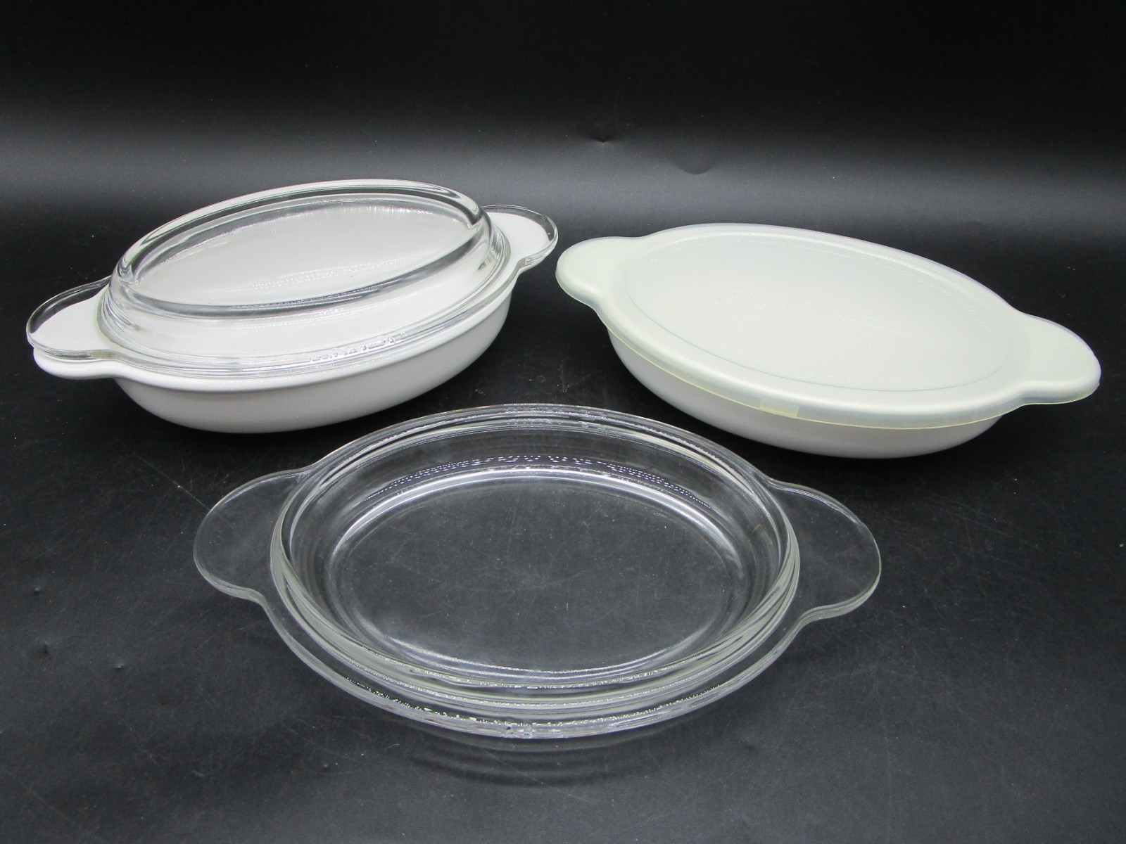 Vintage CORNING Pyrex White Grab-It Oval P-14-B w/ Glass & Plastic Lids Set of 2