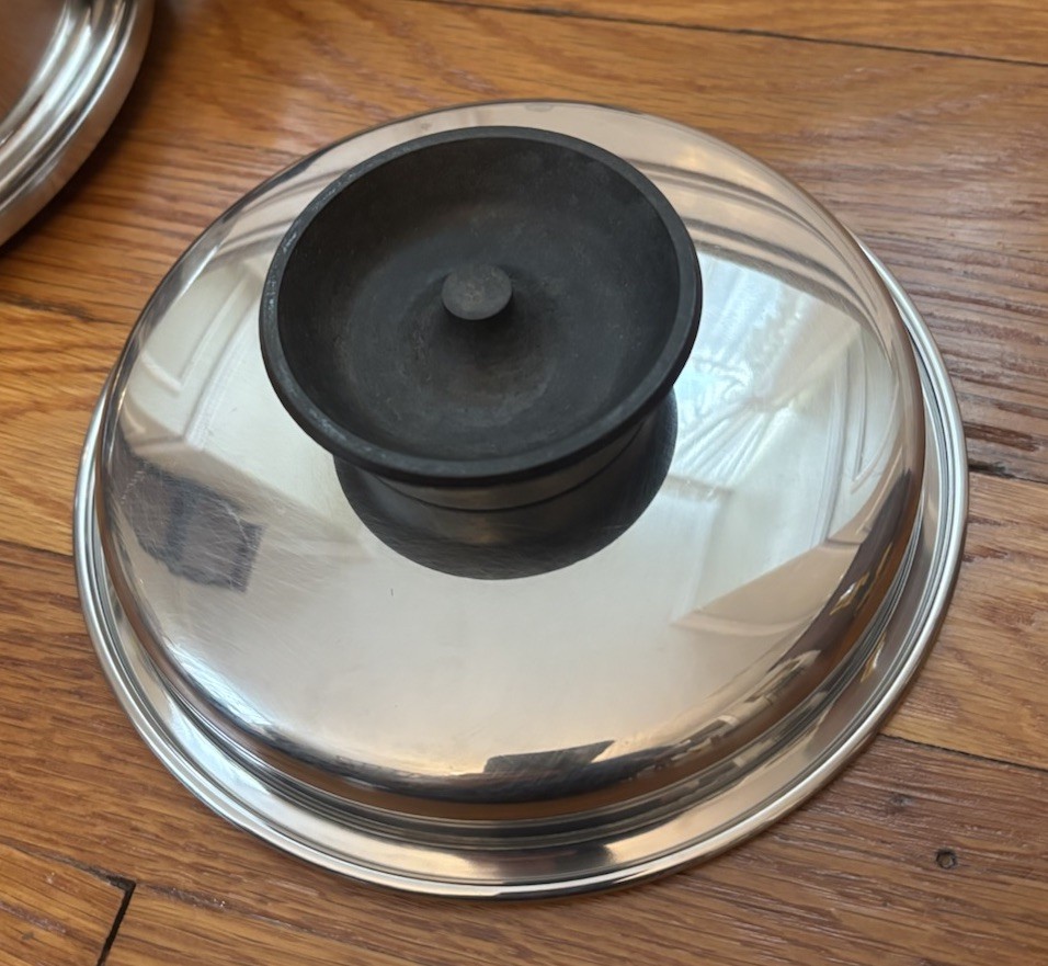 Chef’s Ware Townecraft T-304 Stainless Steel 1 Quart 7 5/8″ Saucepan With Lid