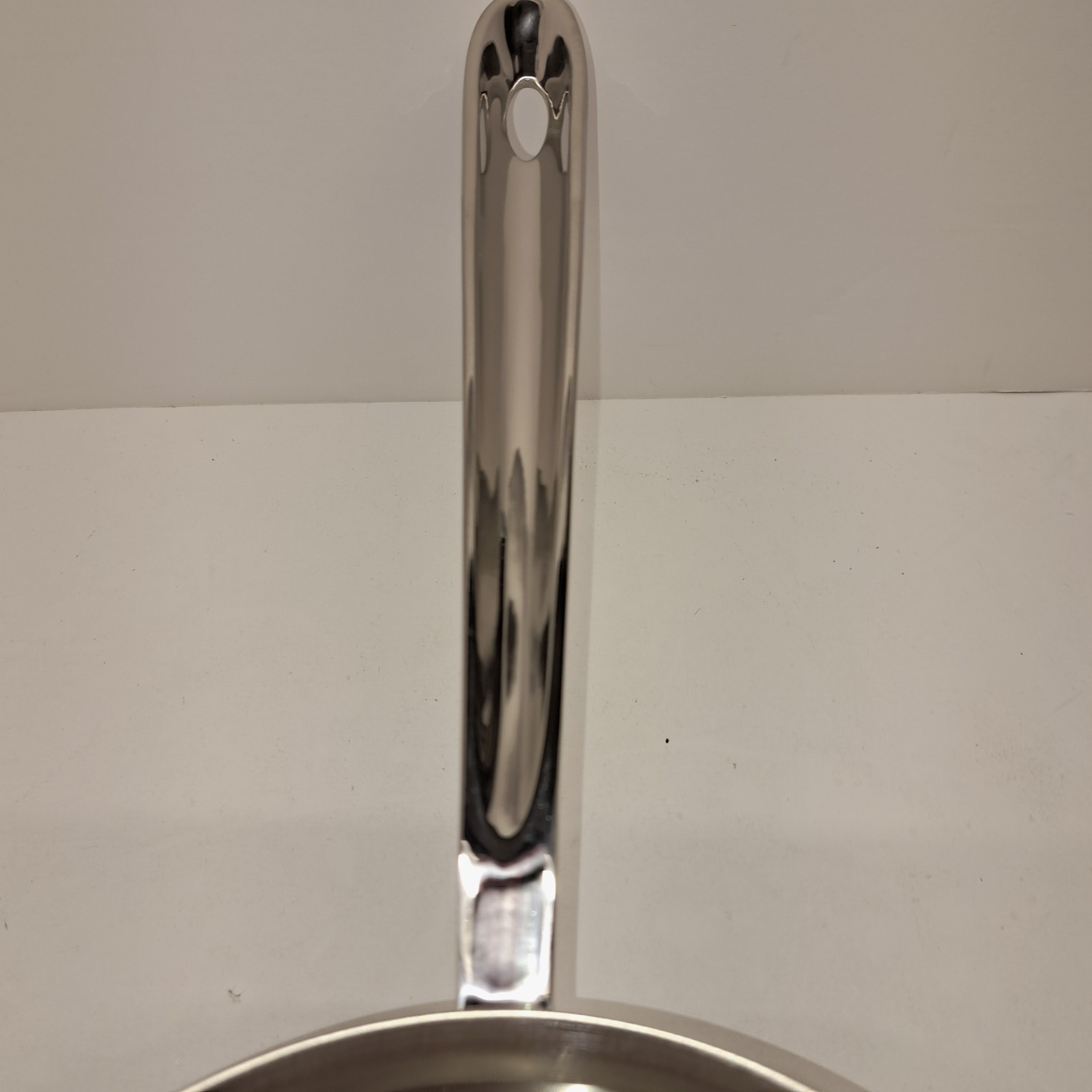 All-Clad D3 Stainless 3 Qt Sauce Pan with Matching Lid – NEVER USED