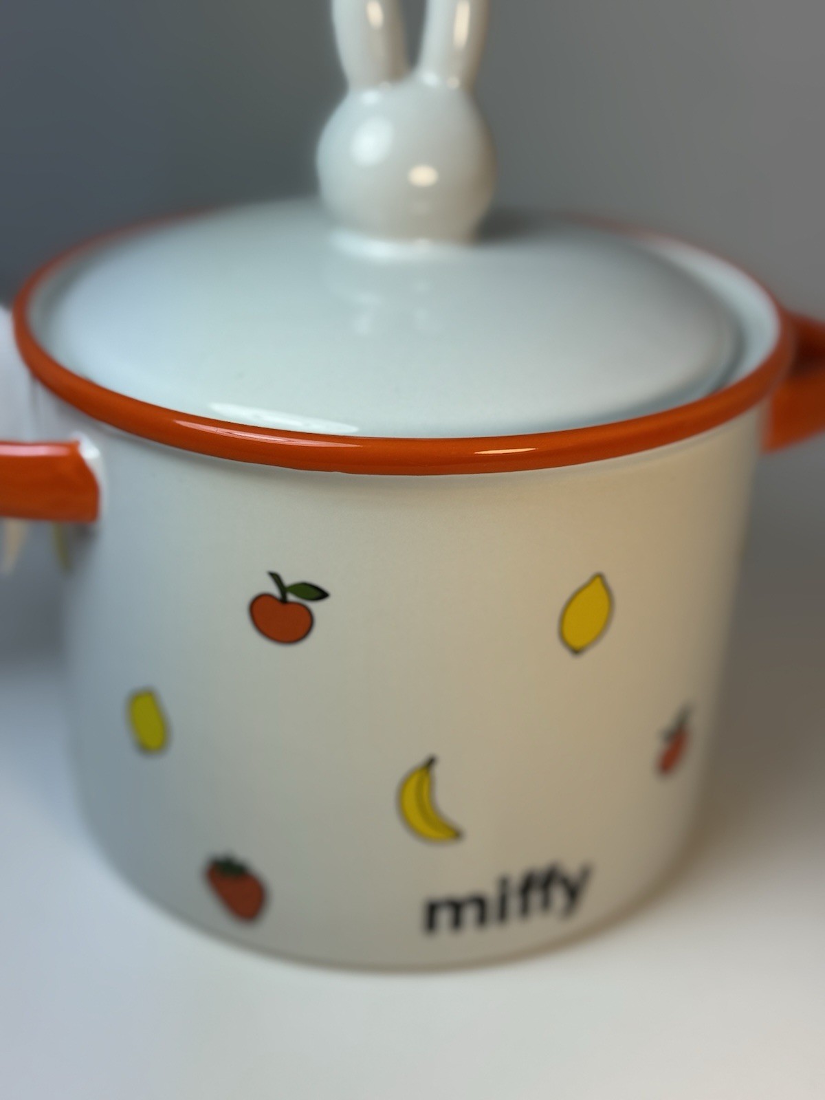 NWT Miffy Magenta Dick Bruna Ceramic Baking Dish Bunny w Lid 4.5 in diameter