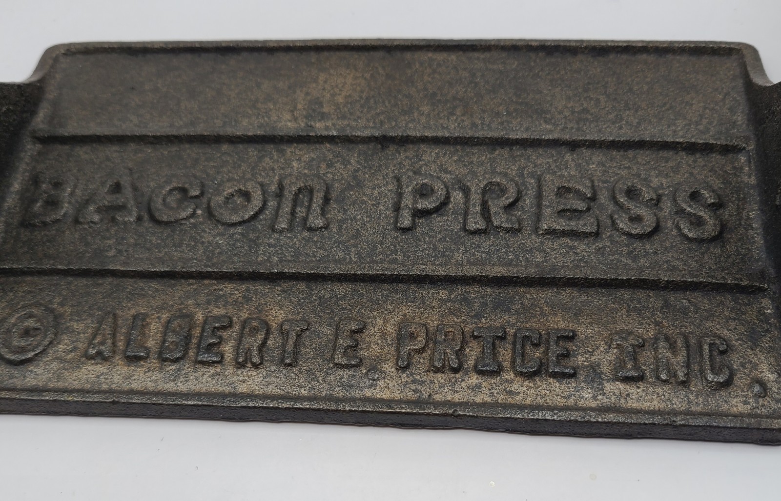 Vtg Cast Iron Albert E. Price Ink Bacon Press Wood Handle 3 Piggies 7 x 4 x 4″