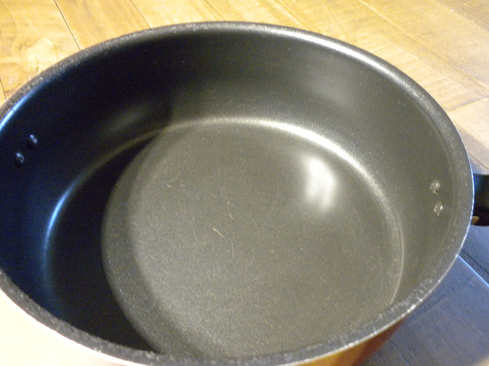Large 11″ x 3-1/2″ T-Fal Tfal Red 2 Handle Pan With Clear Glass Vent Hole Lid