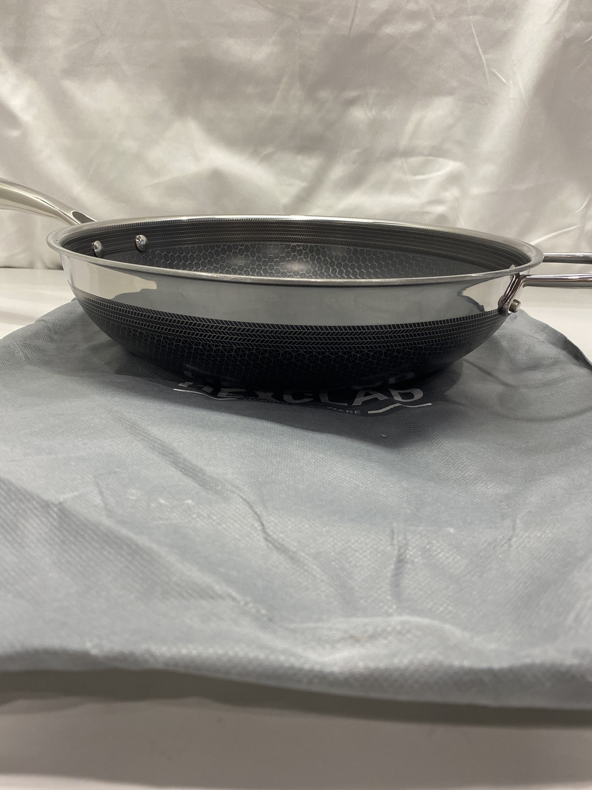 Hexclad Hybrid Nonstick 12inch Frying Pan W/ Stay Cool Handle