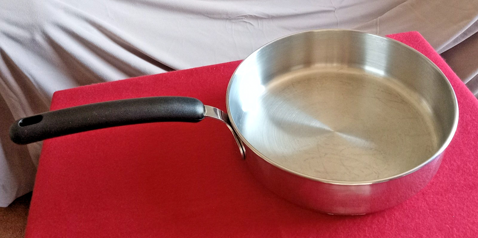 MEYER 10 IN 18/10 STAINLESS STEEL T 98 SKILLET U.S.A./THAILAND E.U.C. FRY PAN