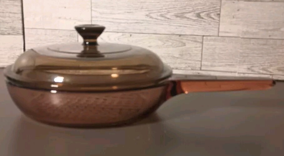 Vintage Corning Ware Vision 7″ Inch Amber Skillet w/ Waffle Bottom + Pyrex Lid