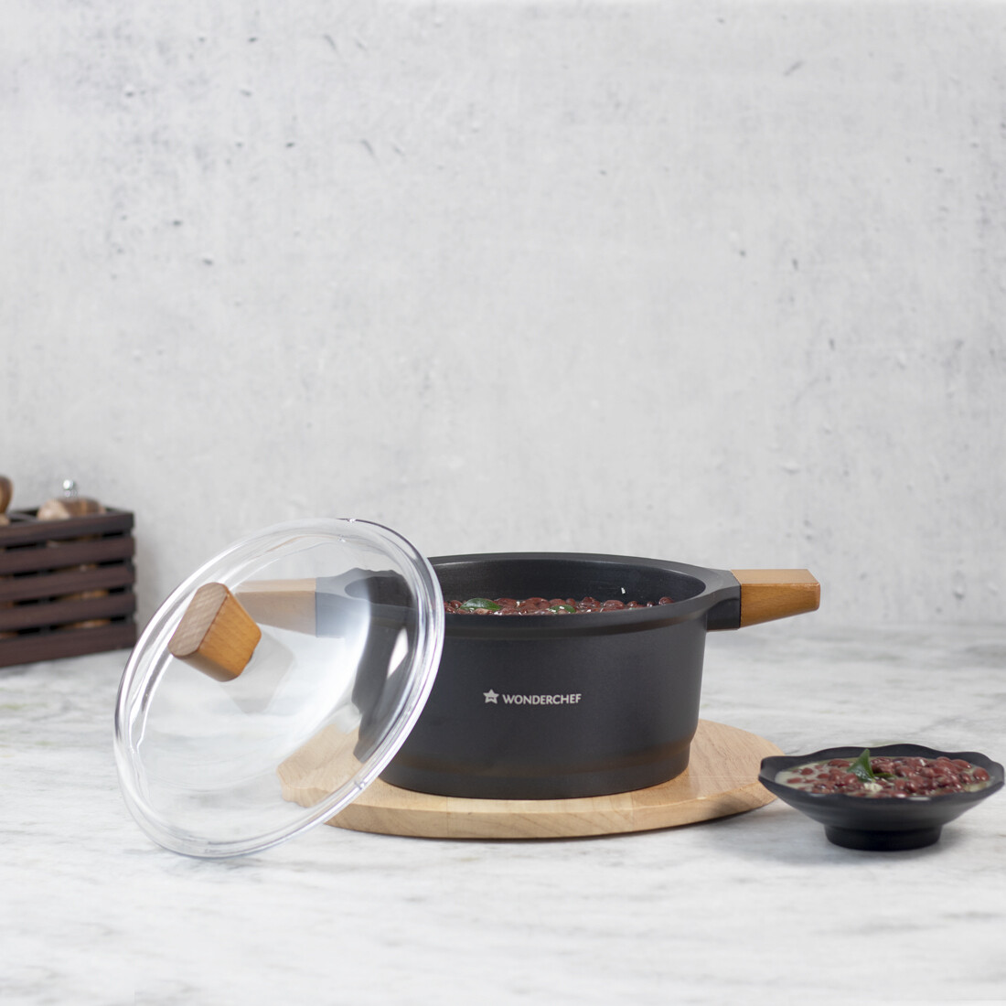 Wonderchef Die Cast Aluminum Casserole with Lid and Wooden Handle, 20cm, 24cm