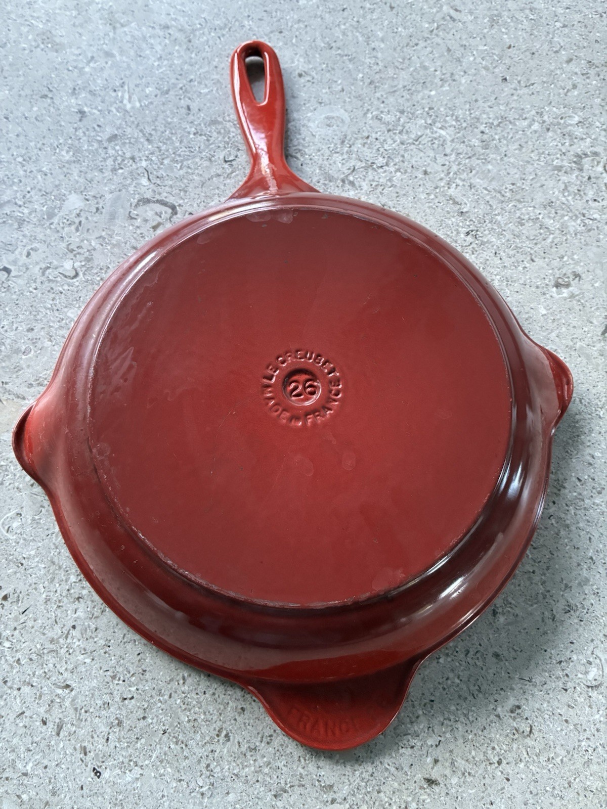 Le Creuset 26cm Enameled Cast Iron Skillet Red/Black Long Handle Spout