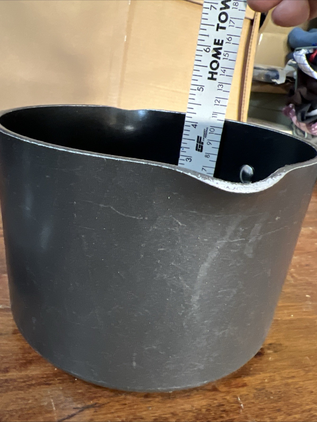 Kirkland Signature Professional Sauce Pan 2 Qt 1.8 L Hard Anodized NonStick+Lid