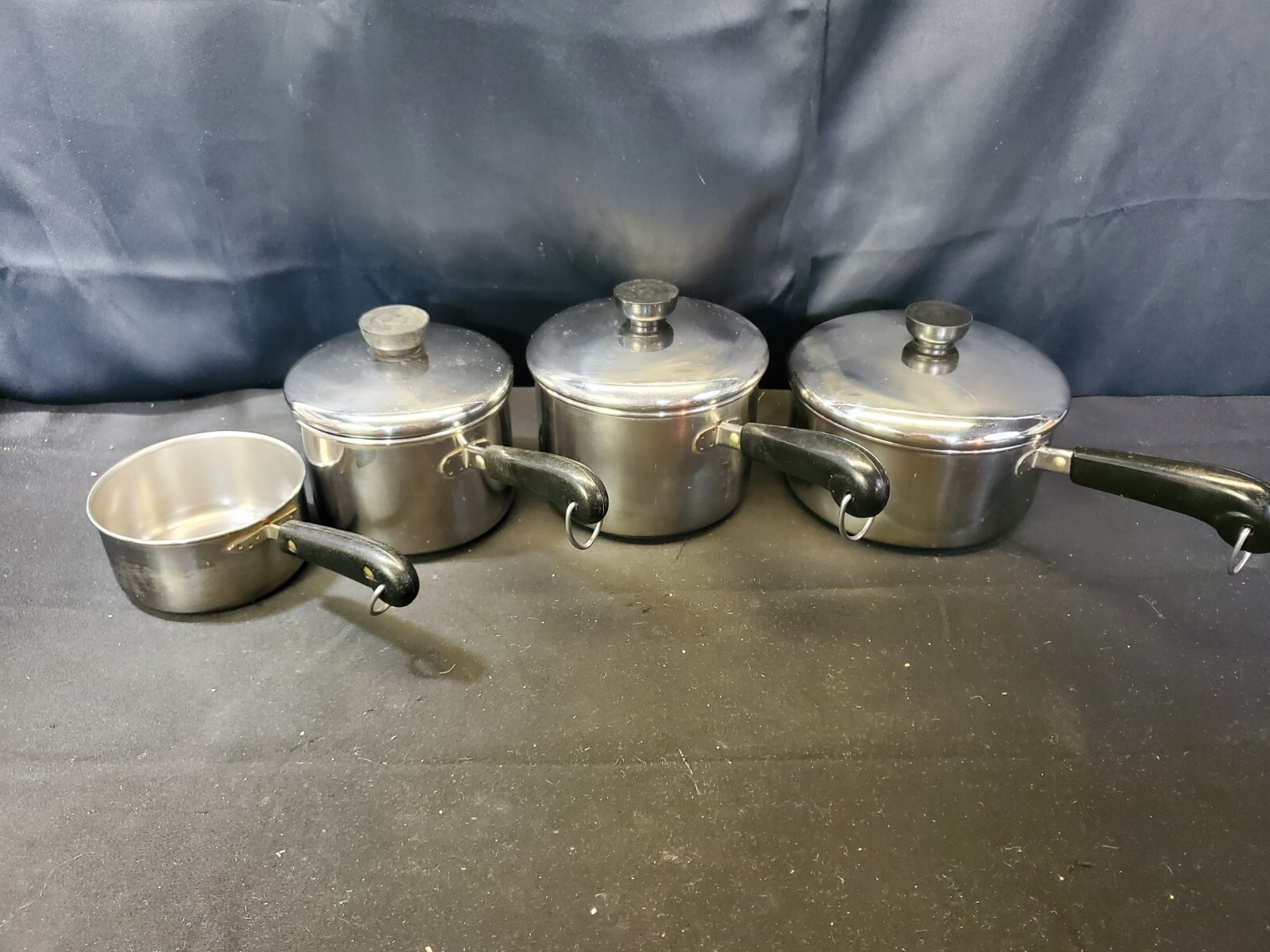 4 Revere Ware Stainless Steel Saucepans, 2 Qt Tall, 2 Qt Wide, 1 1/2 Qt & 3/4 Qt