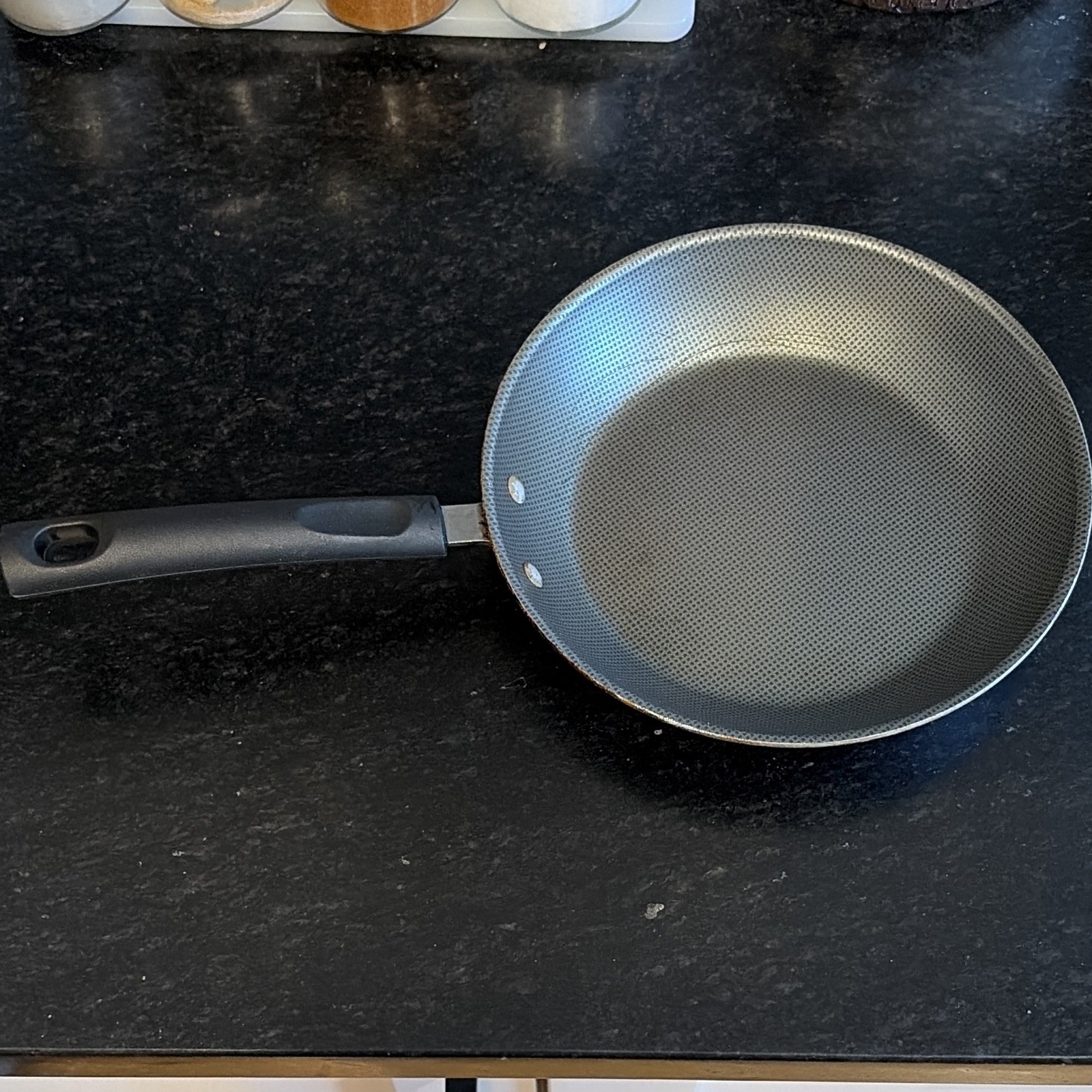 8 in Round Non-Stick Frying Pan Skillet Gray/Black Long Handle