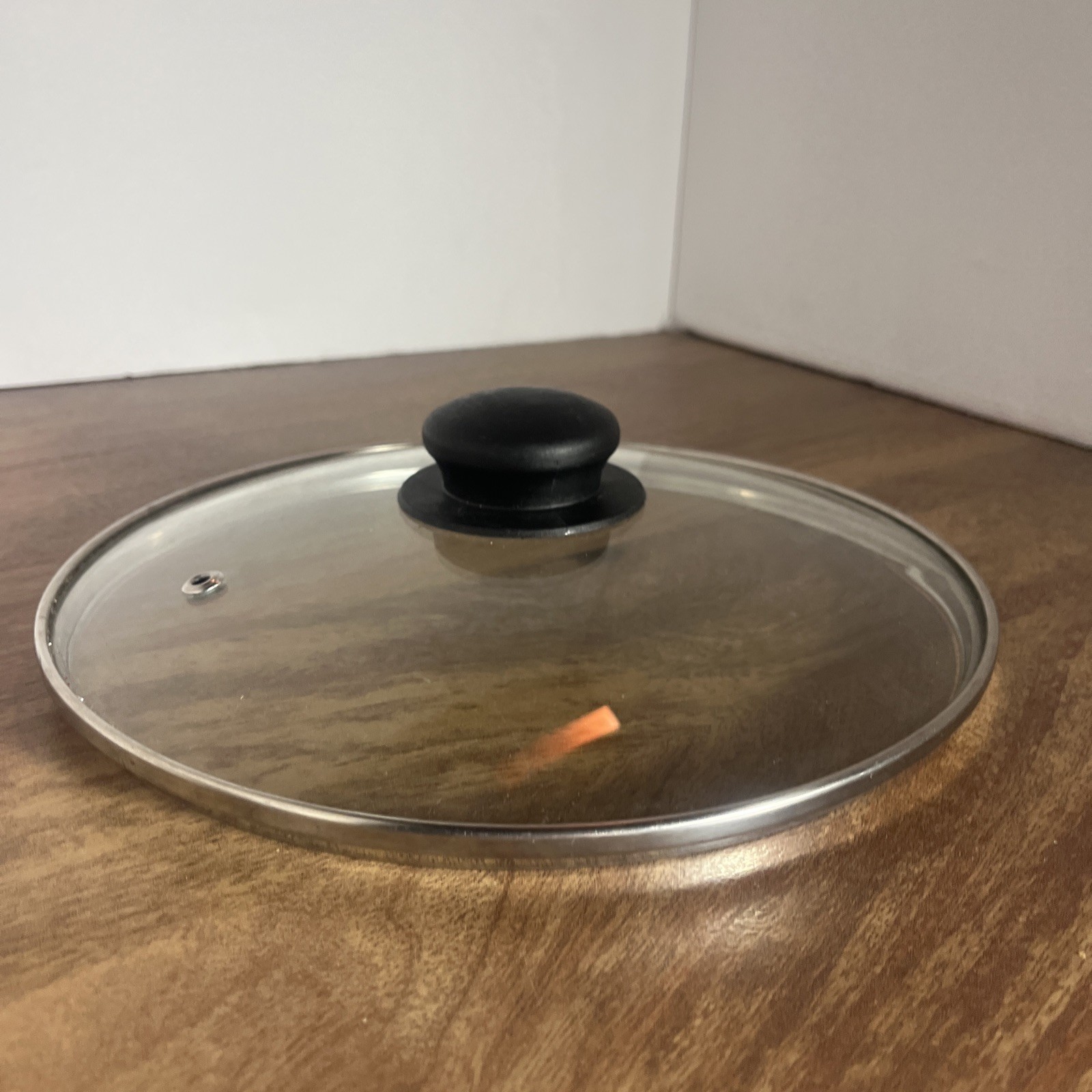 8.5” Glass Pot Lid Black Plastic Handle