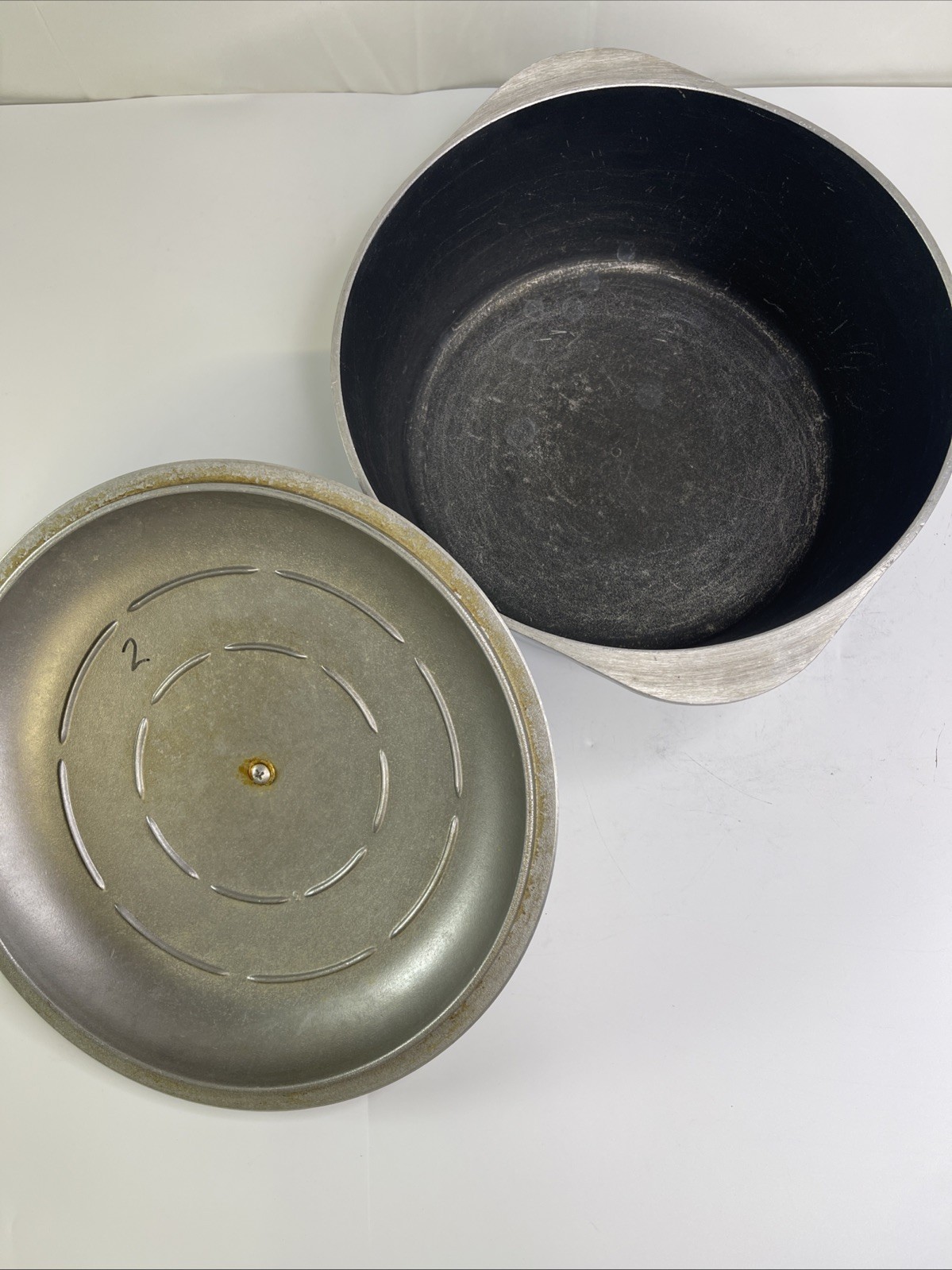 Vintage Club Stock Pot with Lid Blue Speckled 4 QT. Aluminum Dutch Oven Roaster