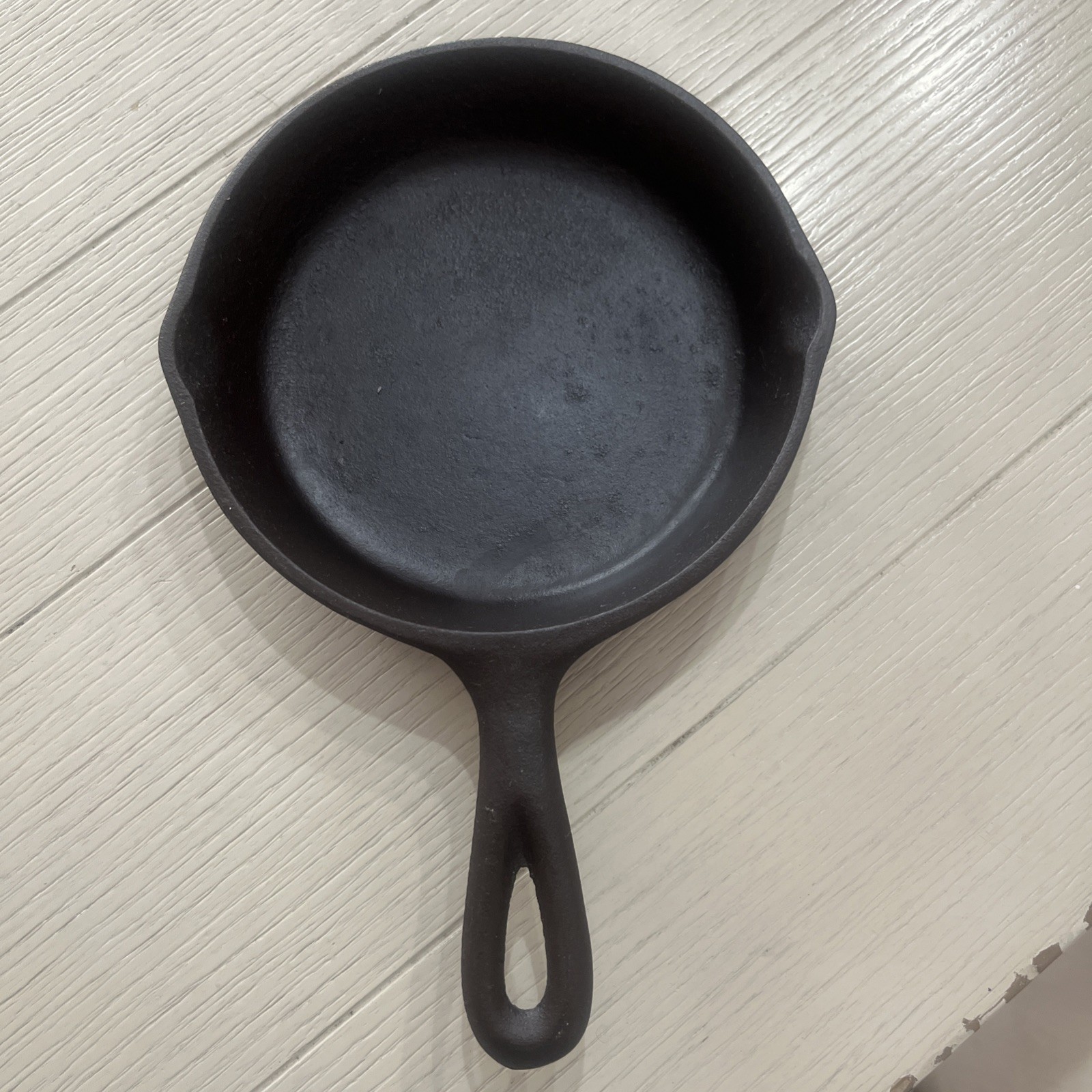 Vintage Lodge #3 4D Cast Iron Skillet 6” Double Pour Spouts 3 Knotched