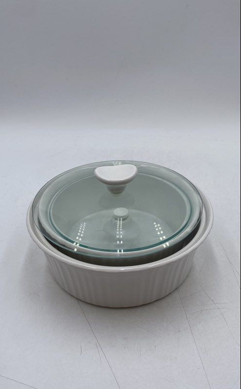 CorningWare French White Round Shaped Casserole Dish With Lid Lot Of 2