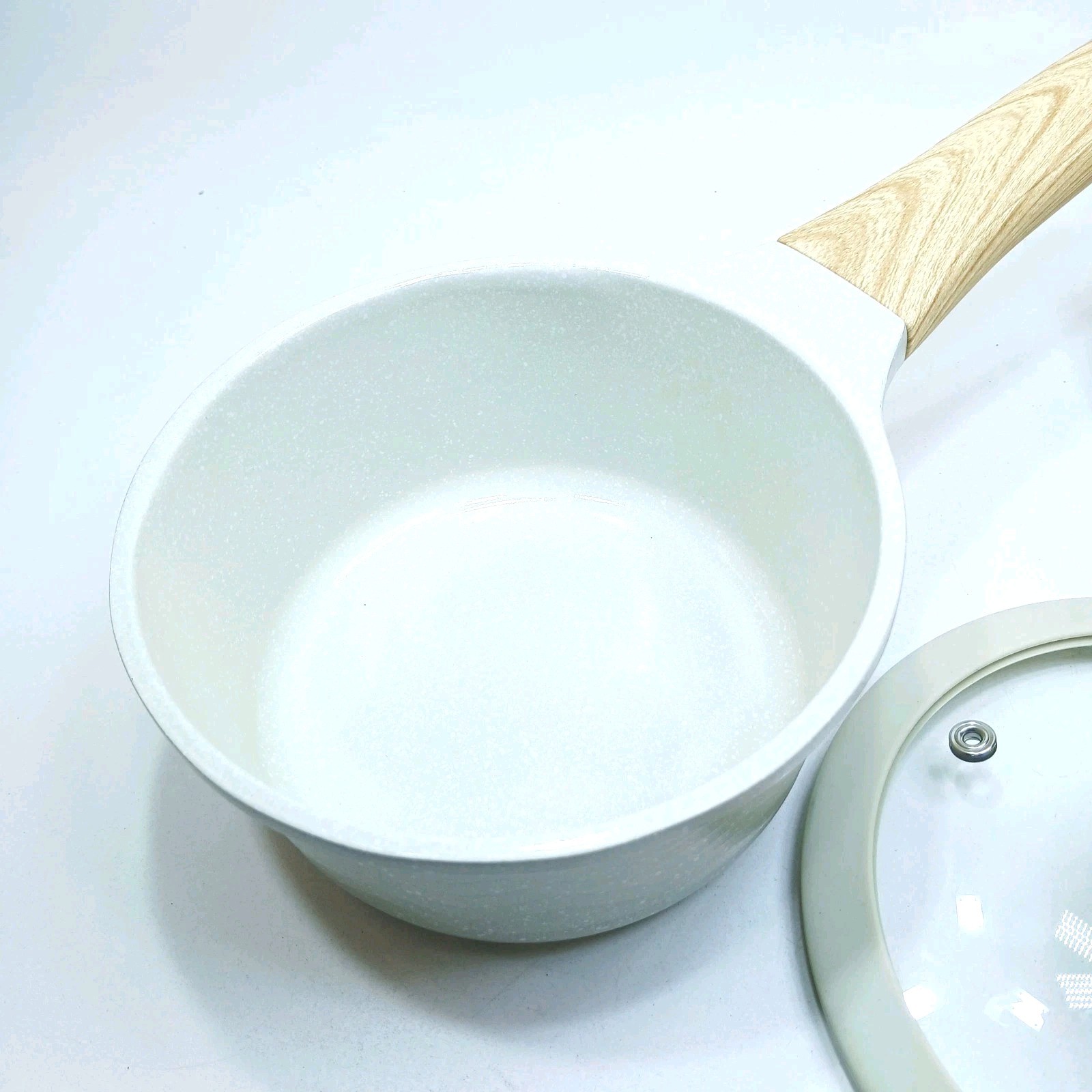 SOHO 1.5 Quart Nonstick Sauce pan with Lid beige die-cast aluminum body