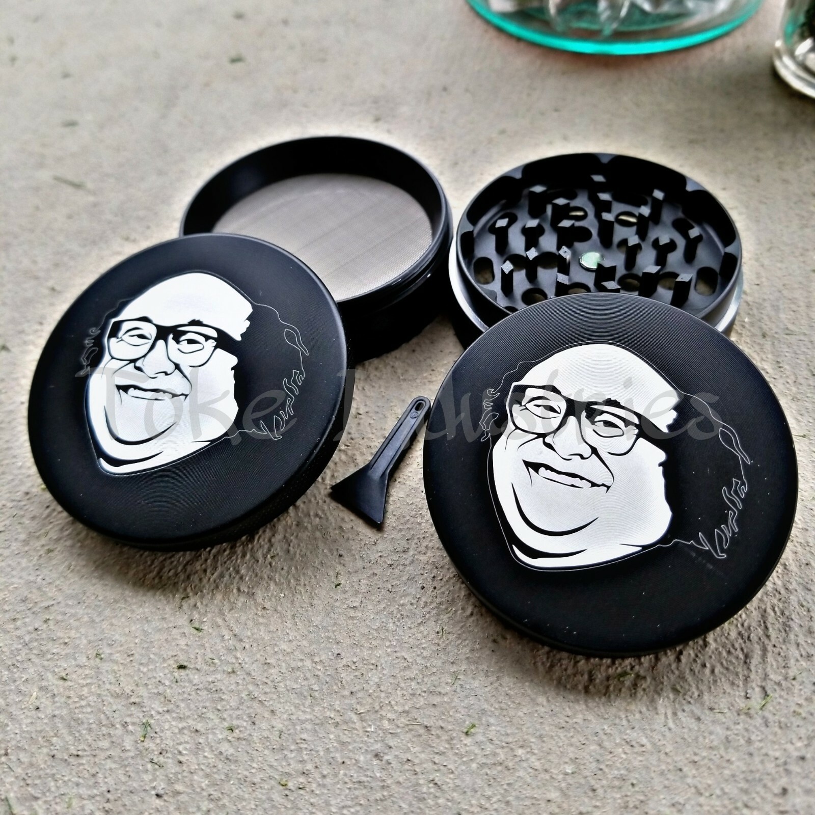 Frank Reynolds Its Always Sunny In Philadelphia Grinder Cooking Herbs Spices 2.5