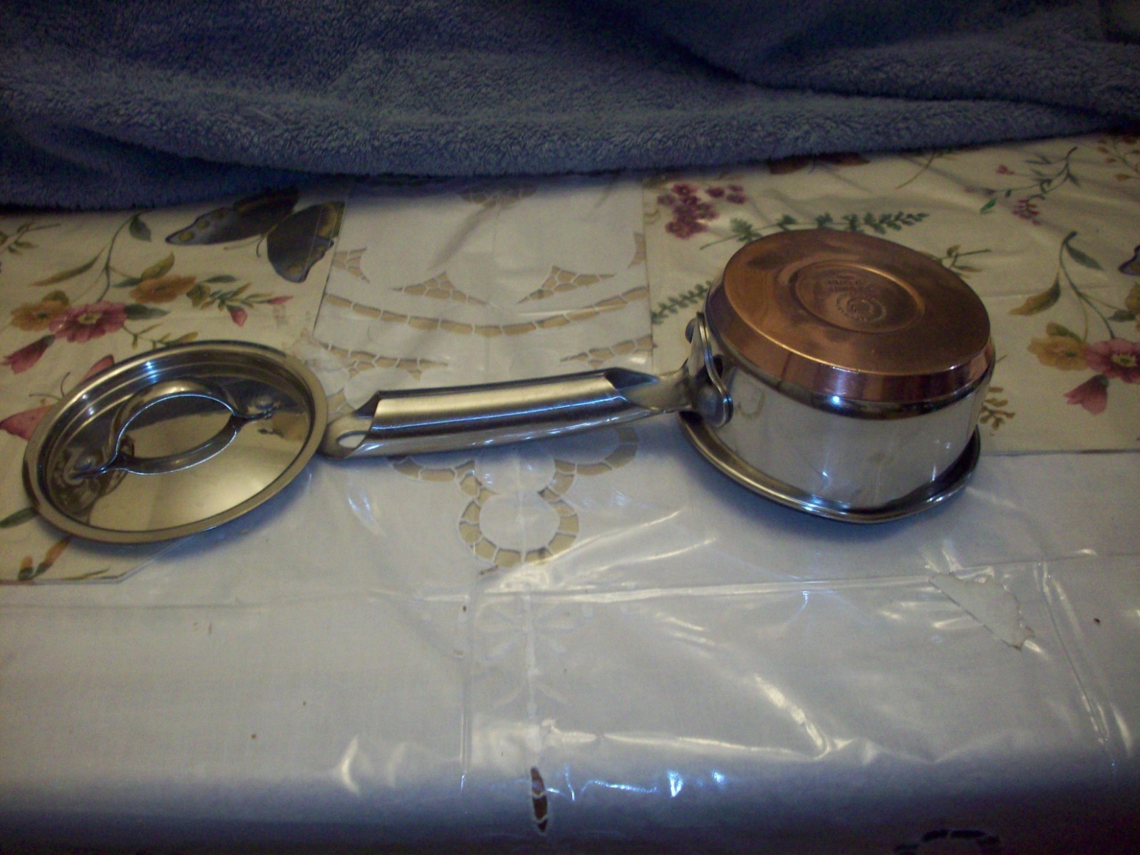 Martha Stewart Everyday 1/2 Quart Sauce Pan & Lid Stainless Copper Bottom