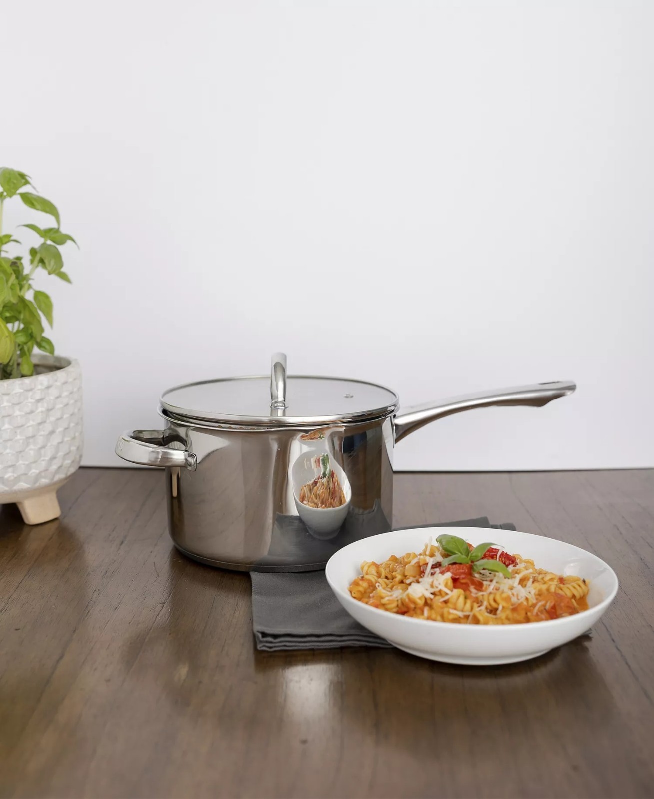 39$ Sedona Kitchen Pro Stainless Steel 1.5-Qt. Saucepan with Glass Lid Silver