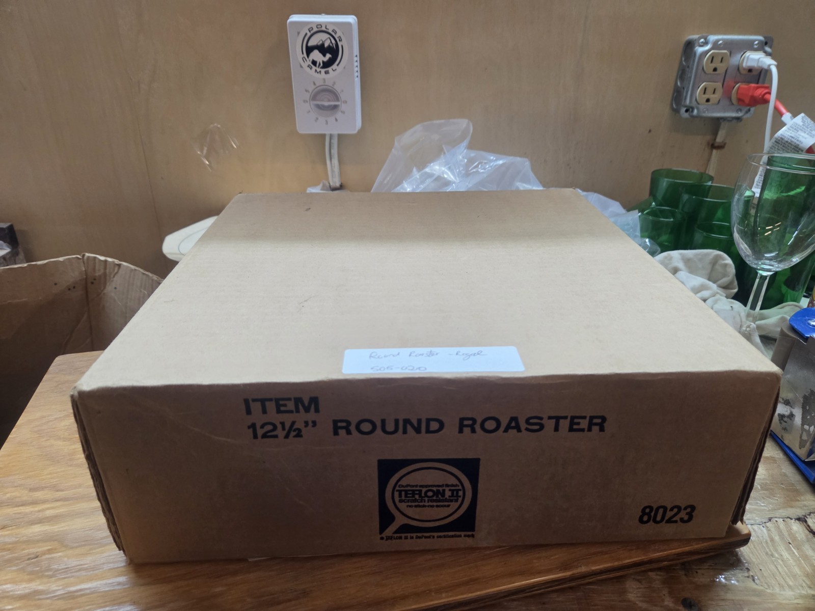 Regal 12.5 Inch Round Roaster 8023 New In Box! Teflon Coating!