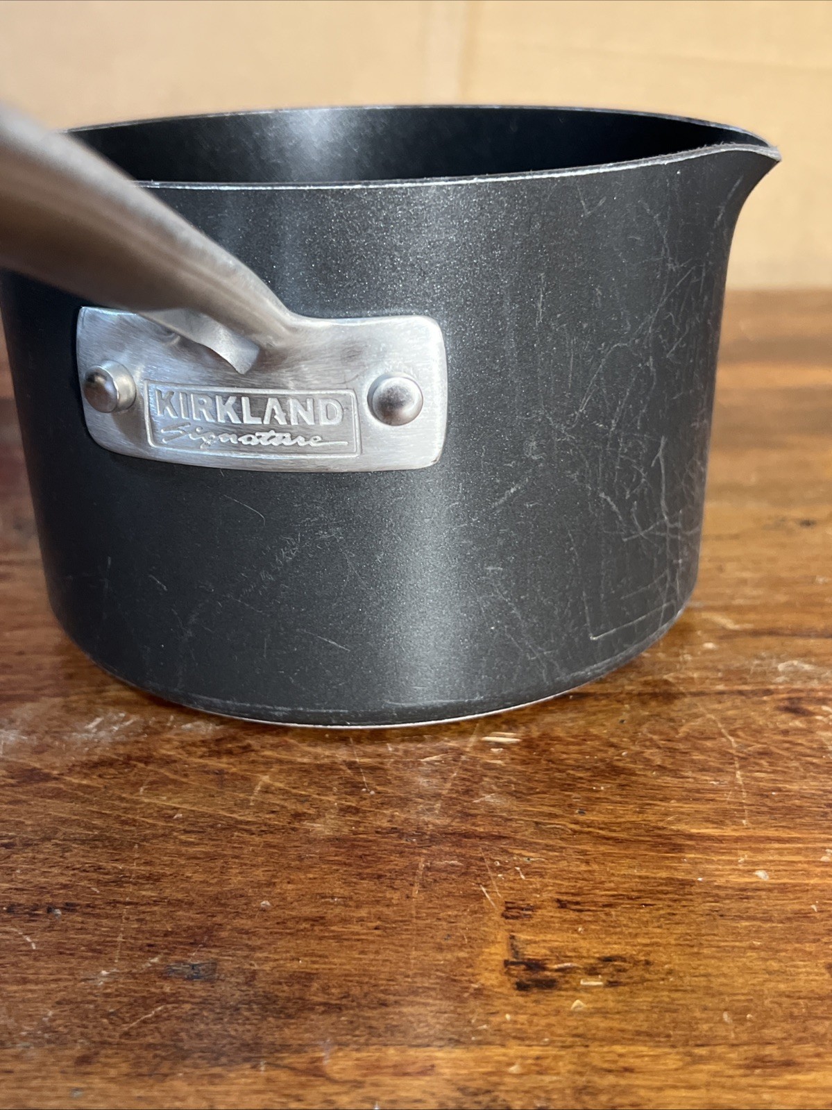 Kirkland Signature Professional Sauce Pan 2 Qt 1.8 L Hard Anodized NonStick+Lid