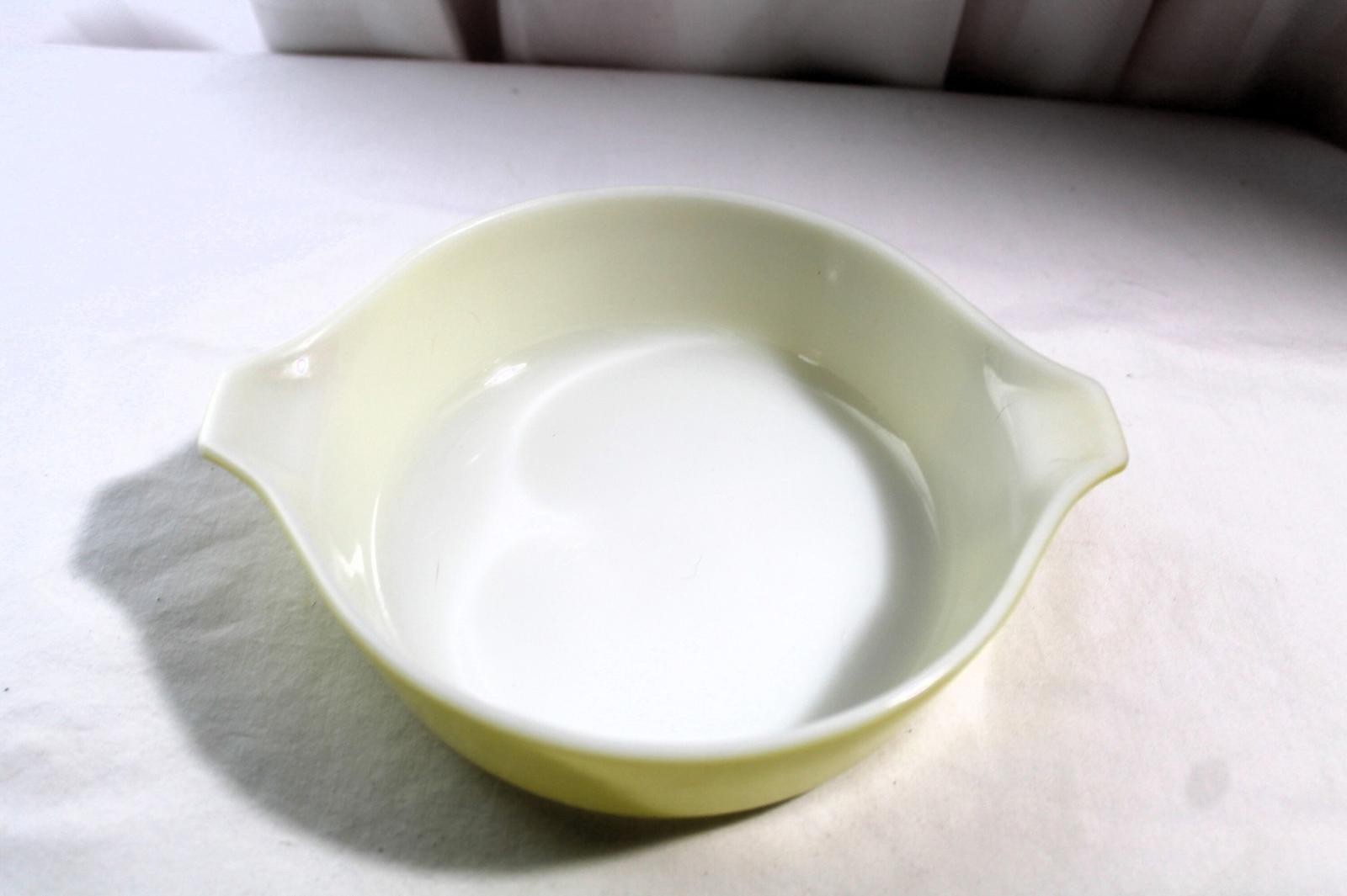Vintage PYREX Verde 1 Pint Cinderella Round Casserole No. 471, No Lid