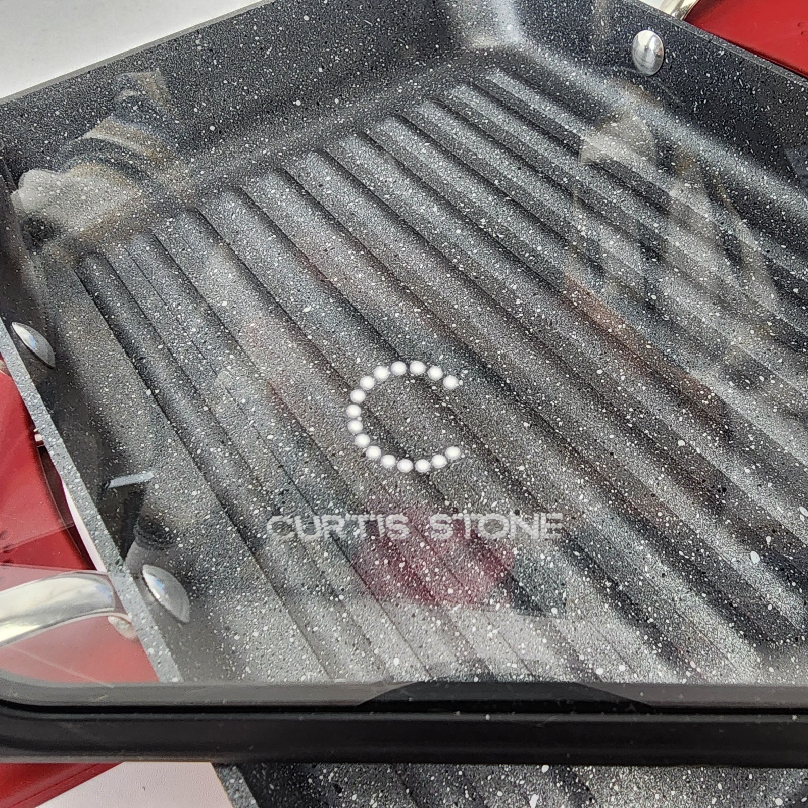Curtis Stone Griddle Pans Smooth & Ridged (2) Silicon Handle Covers W/Lid 11 x 8