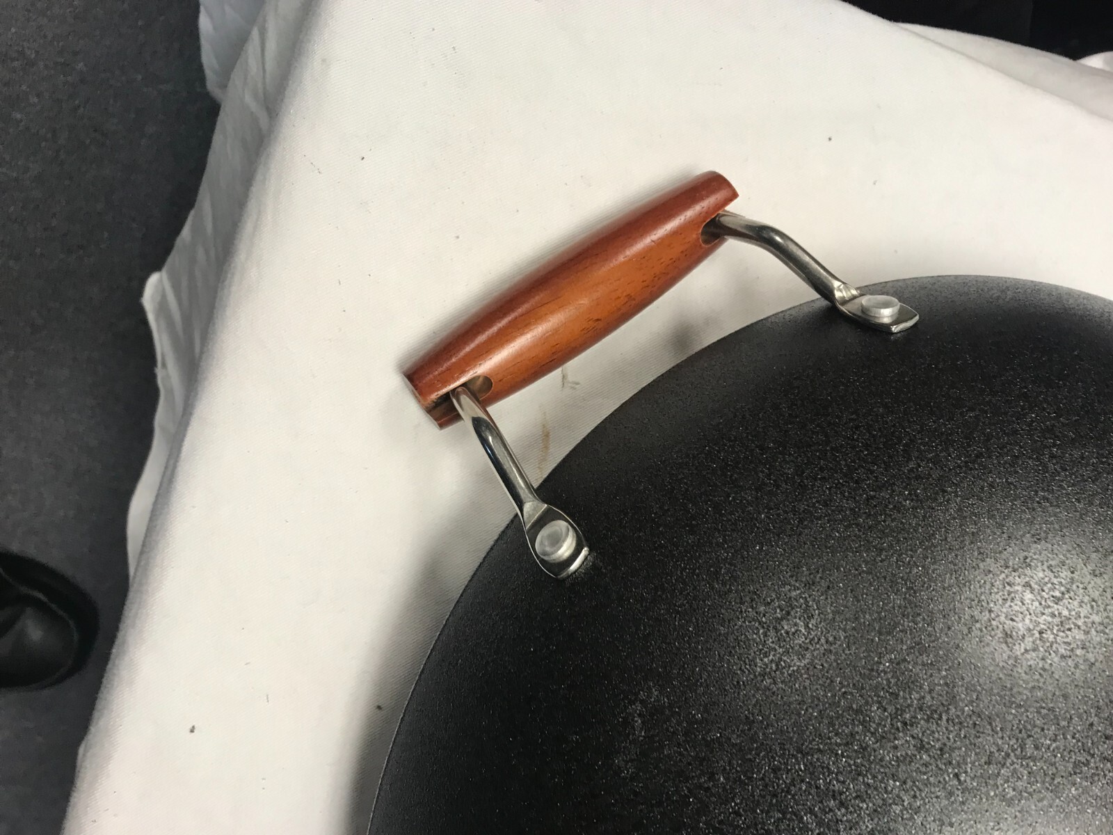 Cuisinart 14″ Pre-Seasoned Wok with Helper Handle