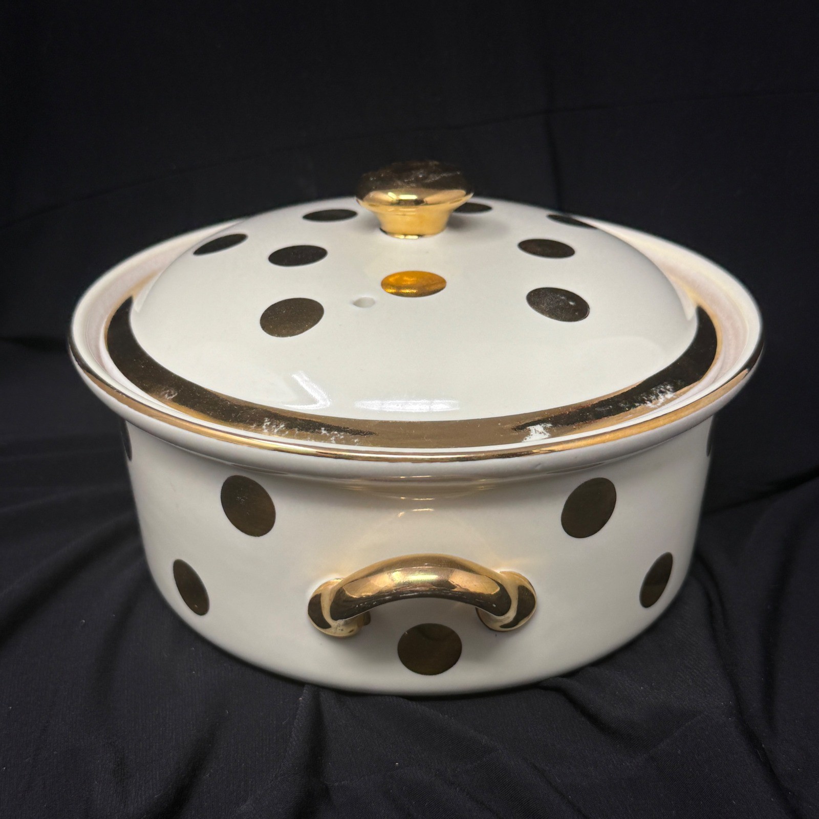 Vintage Hall’s Superior Quality Kitchenware 1.75 Qt Gold Polka Dot Casserole 069
