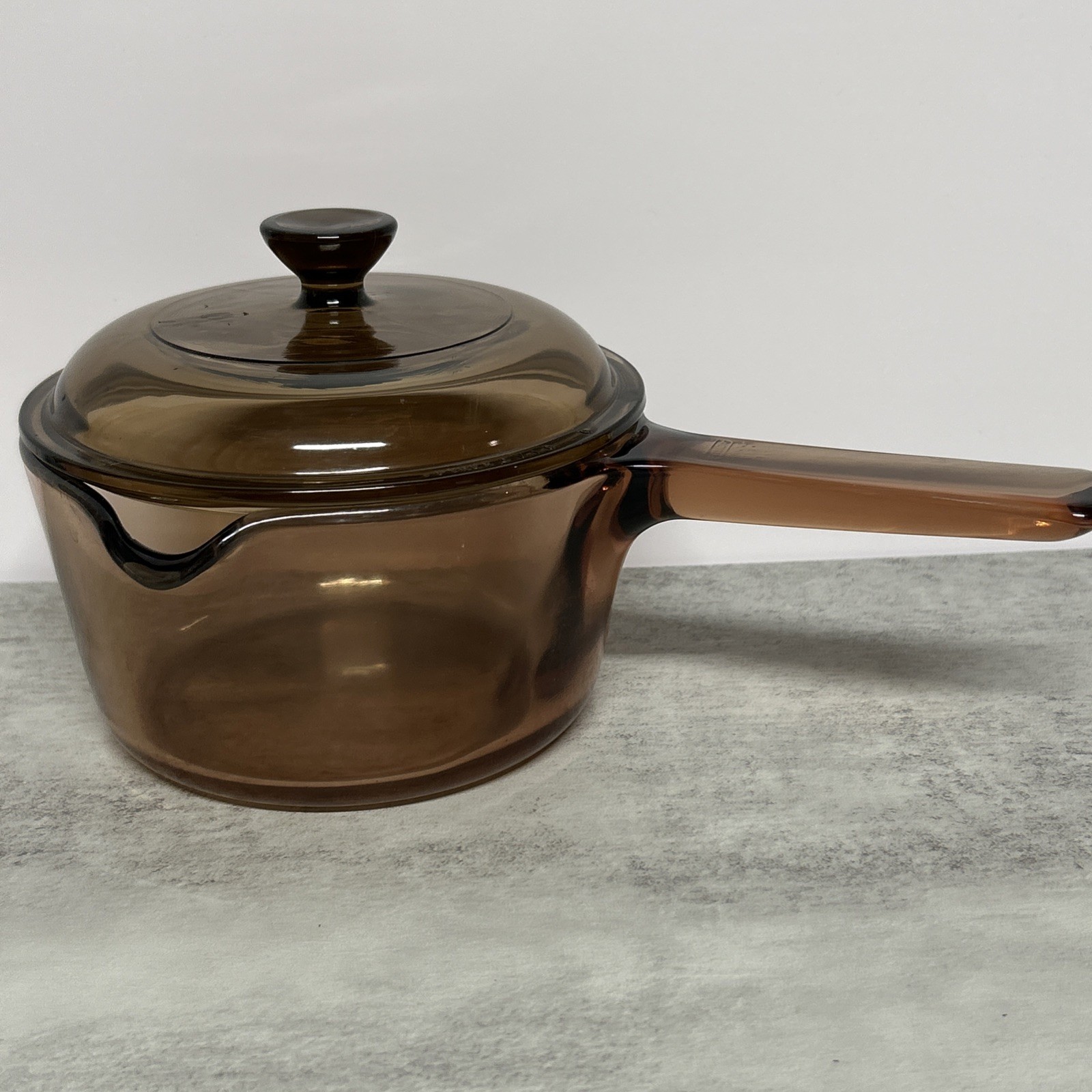 VTG. Visions Corning USA Amber Glass 1 Liter Saucepan W Pour Spout With Lid
