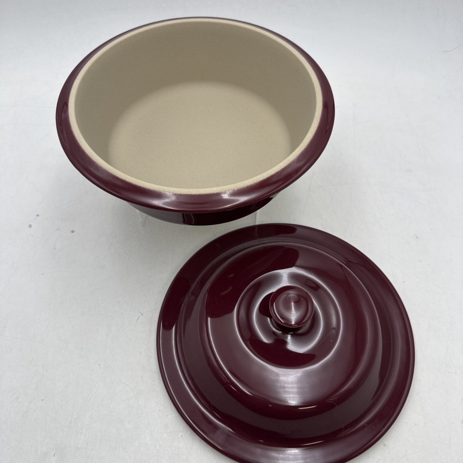 Pampered Chef Stoneware Covered Baker Cranberry 6C 1.5L USA Brand NEW Retired