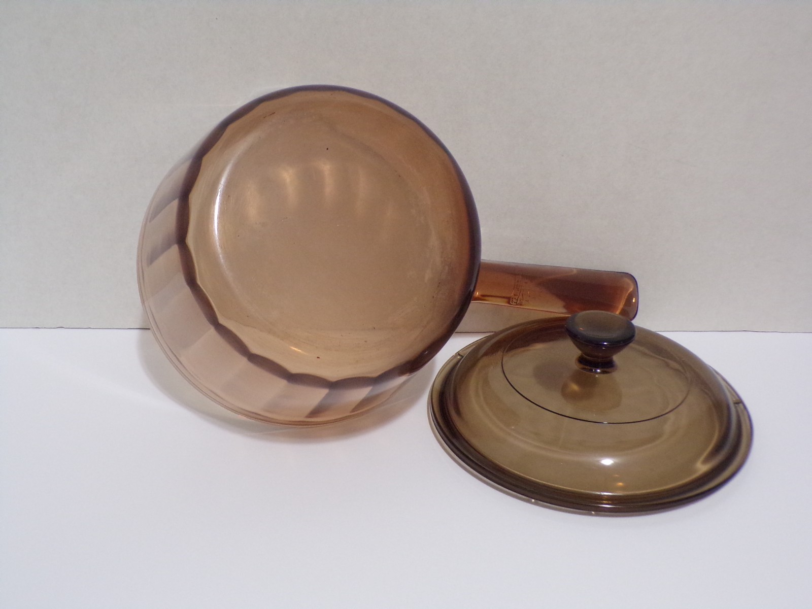 Vision Corning Ware 1 Liter Sauce Pan with Pouring Spout Amber w/Lid USA