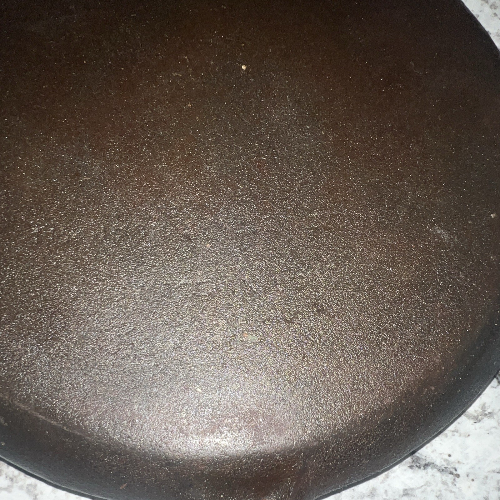 Wagner Ware Sidney Cast Iron Skillet No. 8 Round Black, Uncoated Long Handle