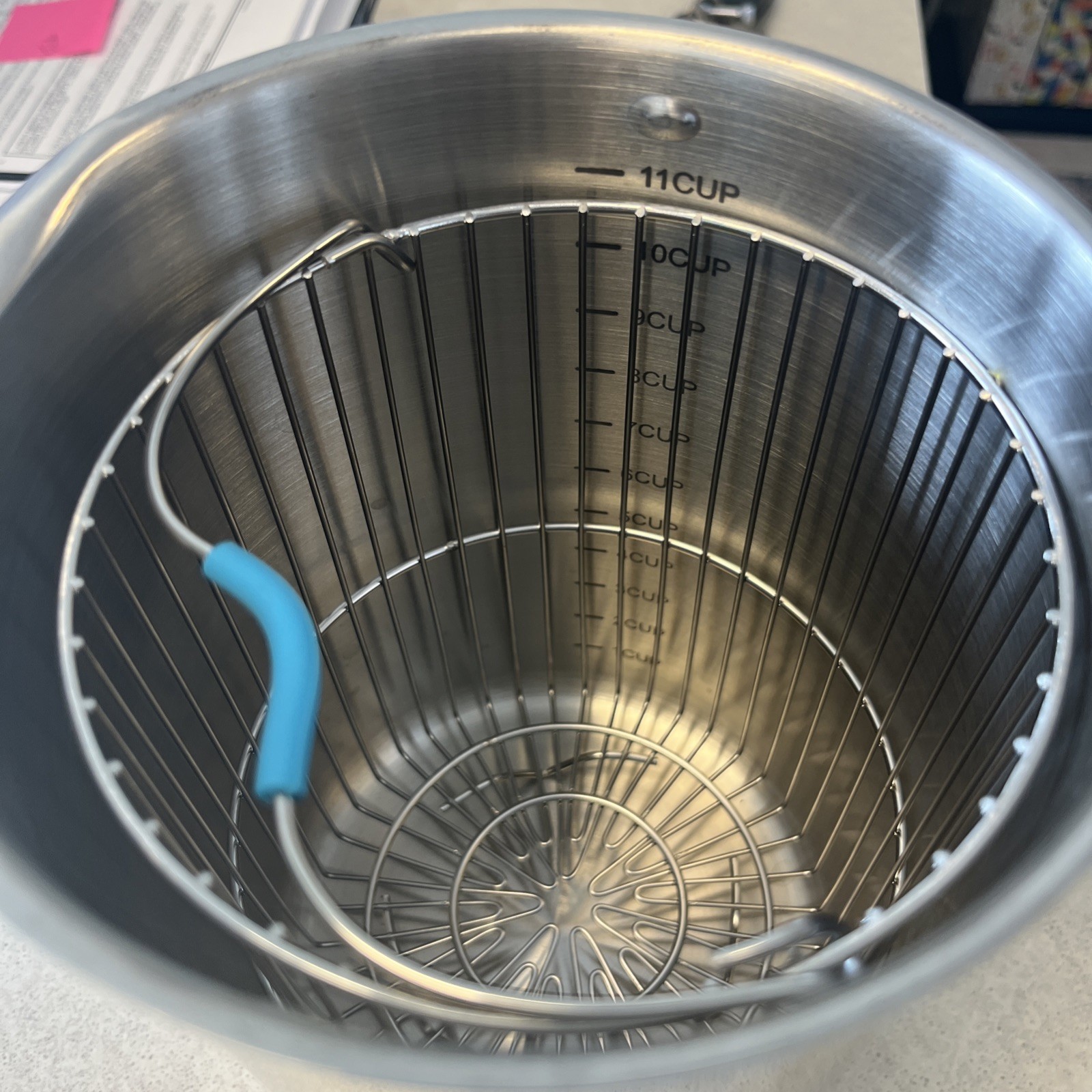 Kuhn Rikon 11 Cup Pot With Basket Straining Lid & Pour Spout 18/10