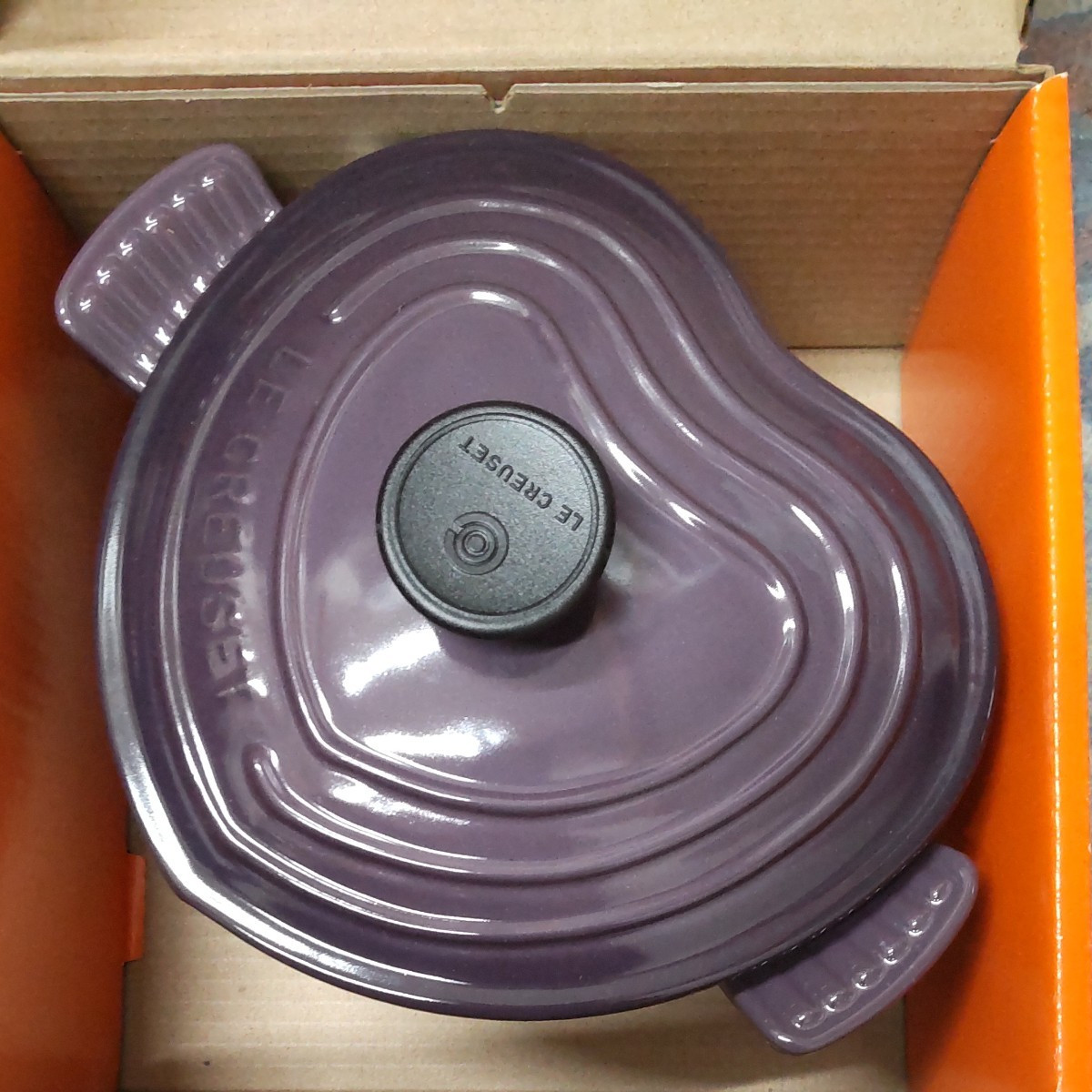 Le Creuset Cast Iron Cocotte d’Amour Heart Dutch Oven 20cm 7.9in Cassis Box