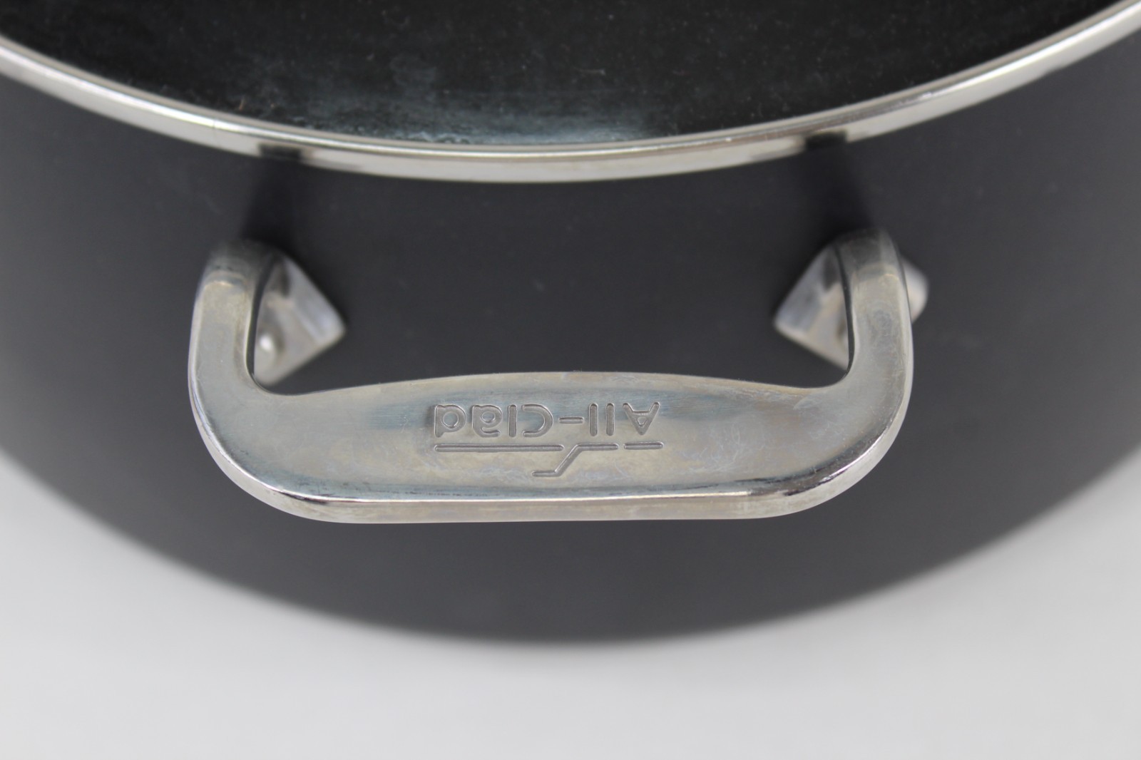 All-Clad HA1 Hard Anodized Nonstick 8 qt Stock Pot with Lid * Double Handle