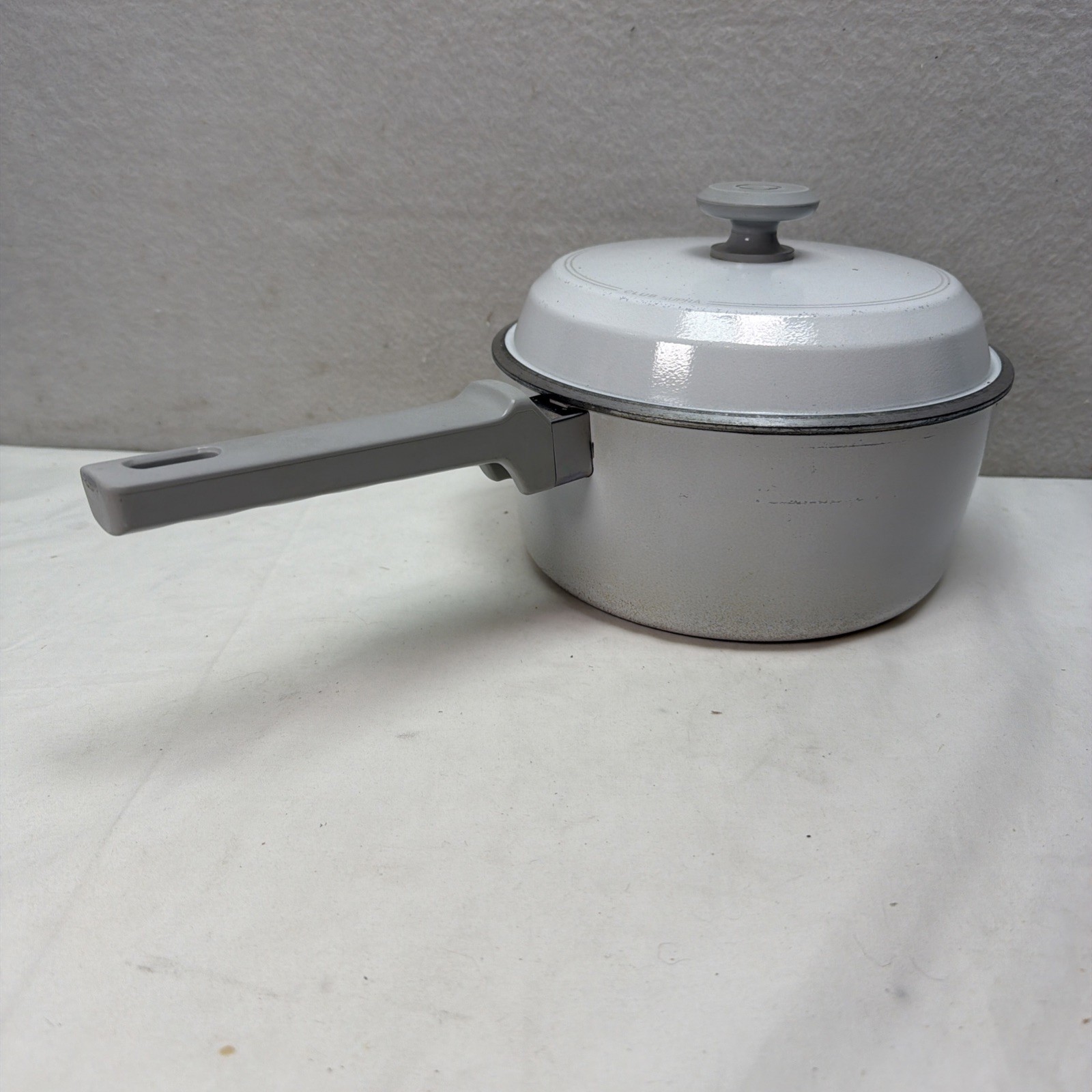 Club Aluminum Cookware White Supra Sauce Stock Pot Pan w Lid 3 quart.