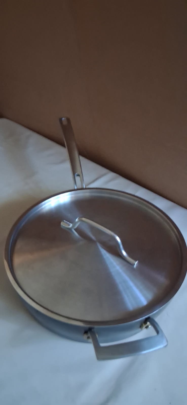Kirkland Signature Professional Quality Hard-anodized 5Qt-11″ Sauté Pan W/SSLid