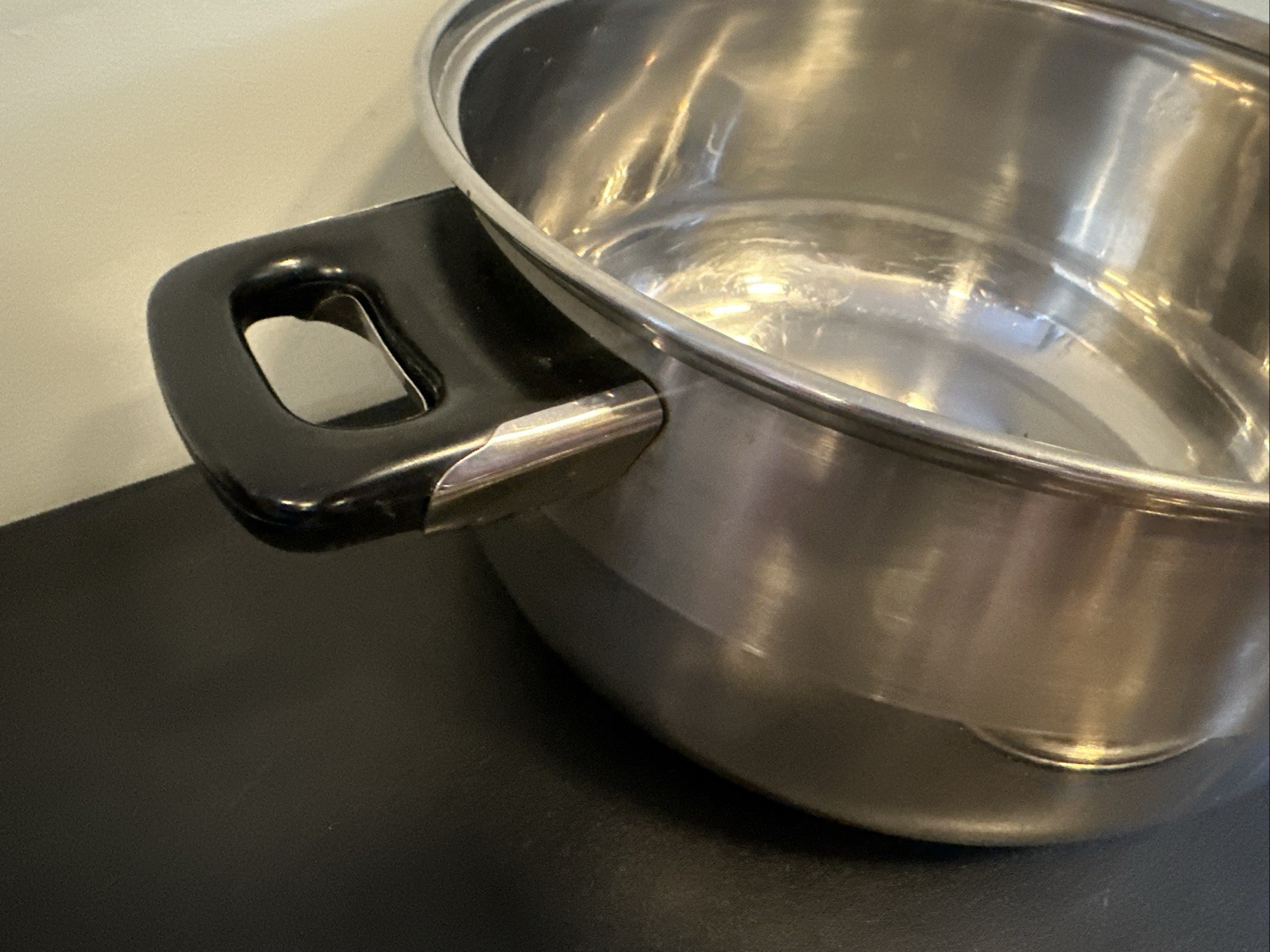 Kinox 8.8 Liter Ltr 28cm Large pot 18/10 Stainless Double handle With lid Used