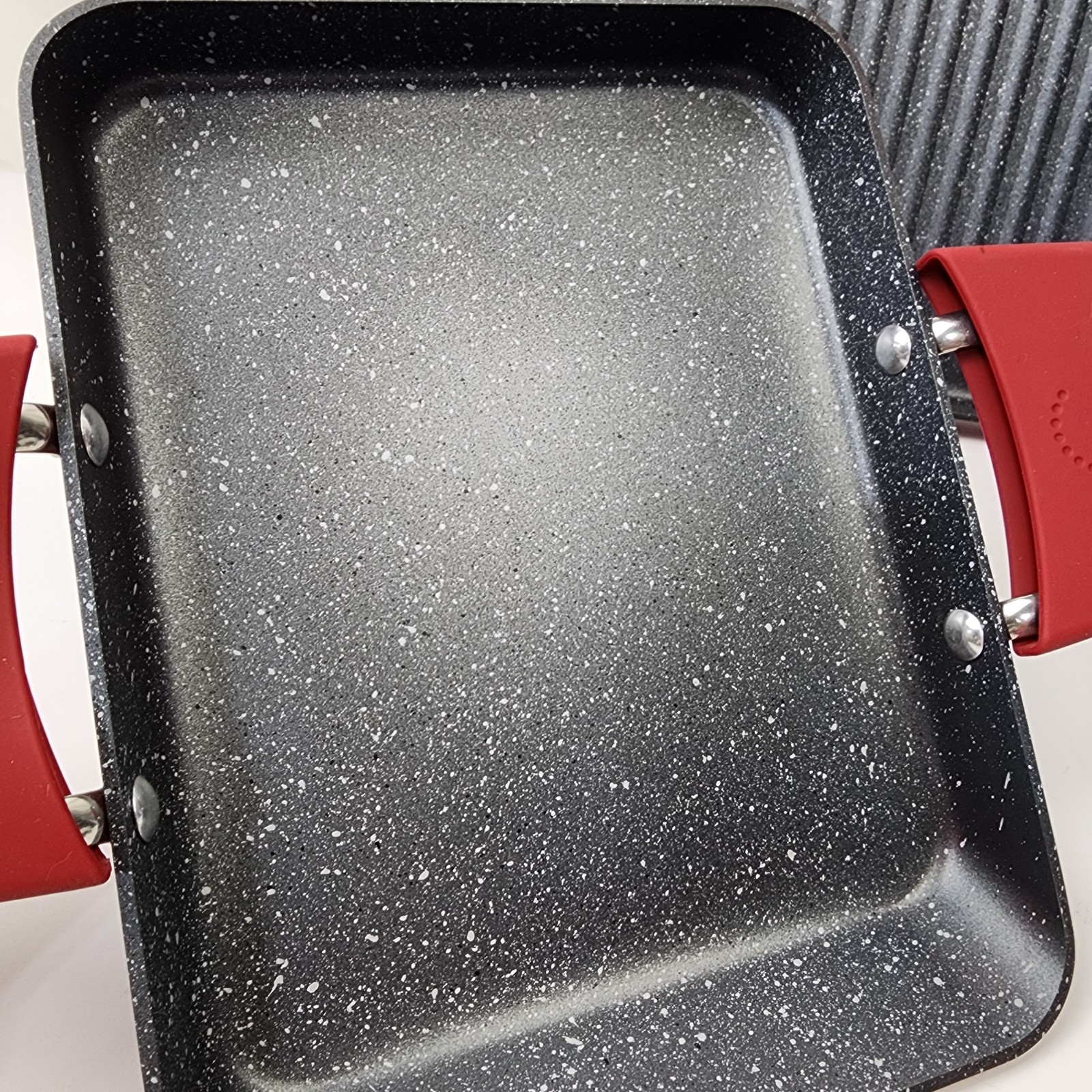 Curtis Stone Griddle Pans Smooth & Ridged (2) Silicon Handle Covers W/Lid 11 x 8