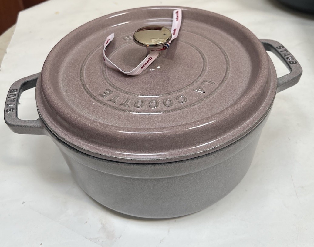 New STAUB Cast Iron Dutch Oven 4 qt Round Cocotte Lilac Made In France NWOB
