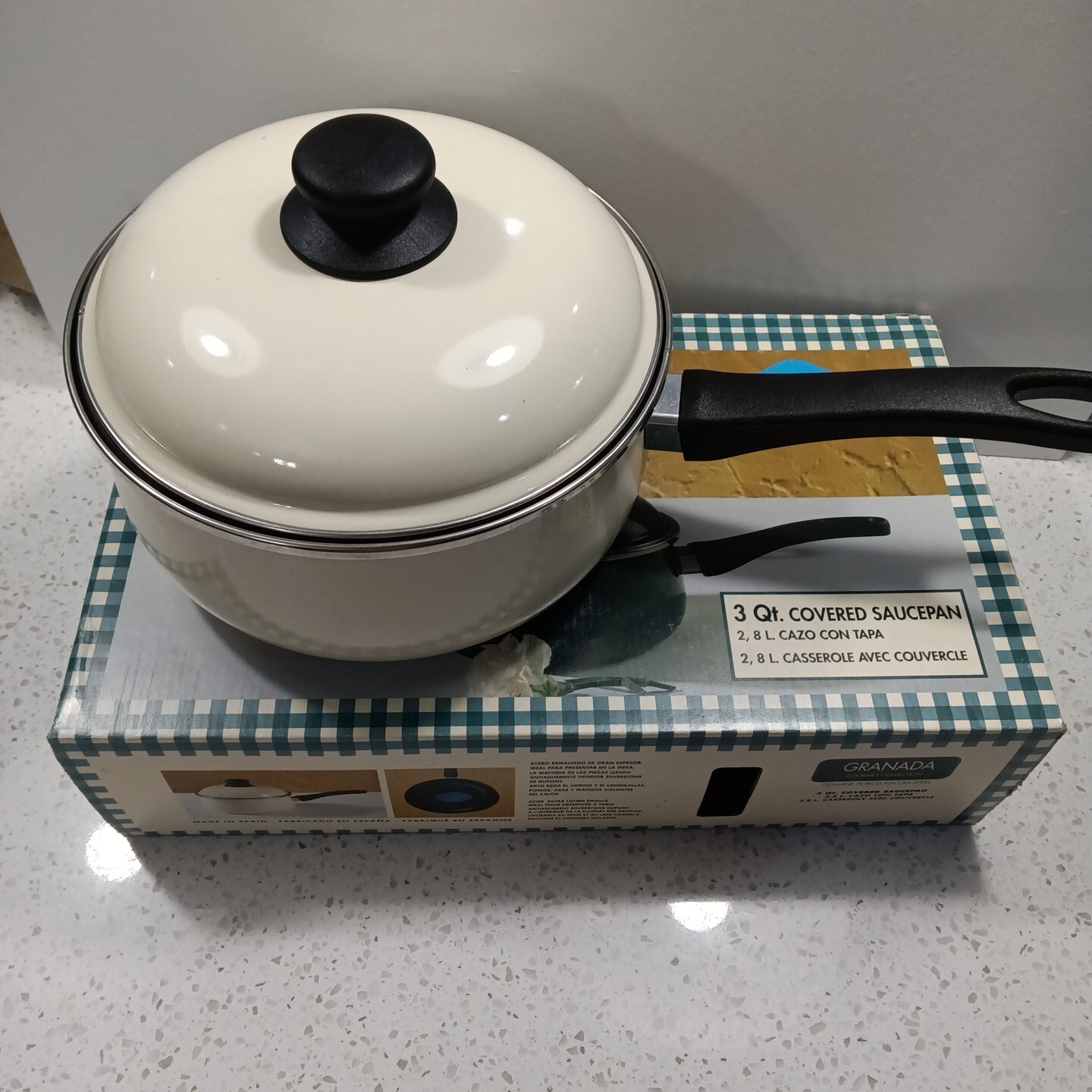 New Granada Gourmet 3 Quart Covered Sauce Pan Cream Induction Electric Gas