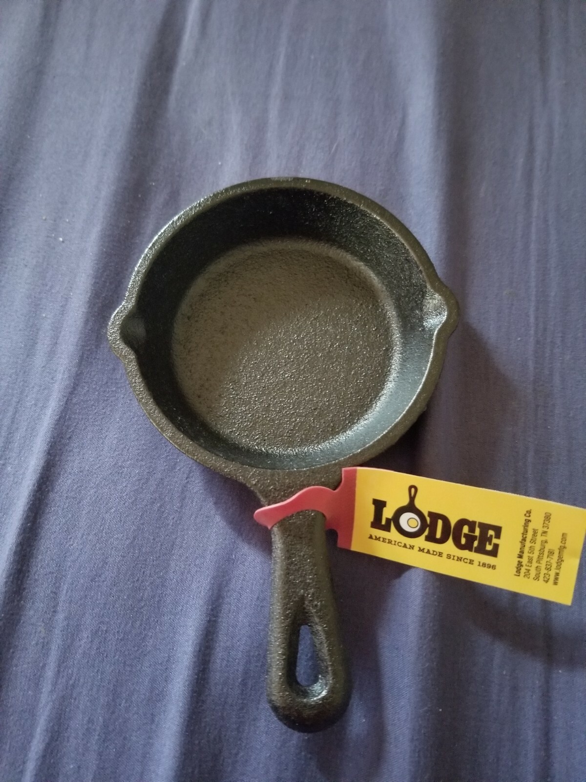 Lodge L3SK3 6.5″ Cast Iron Skillet & Lodge F47413.5″ Iron Skillet