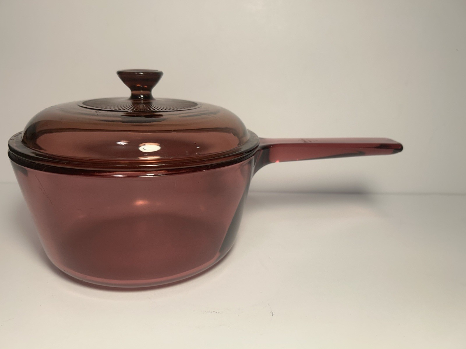 Vision Corning Cranberry 1.5 L Sauce Pan With Lid Pyrex Glass Cookware