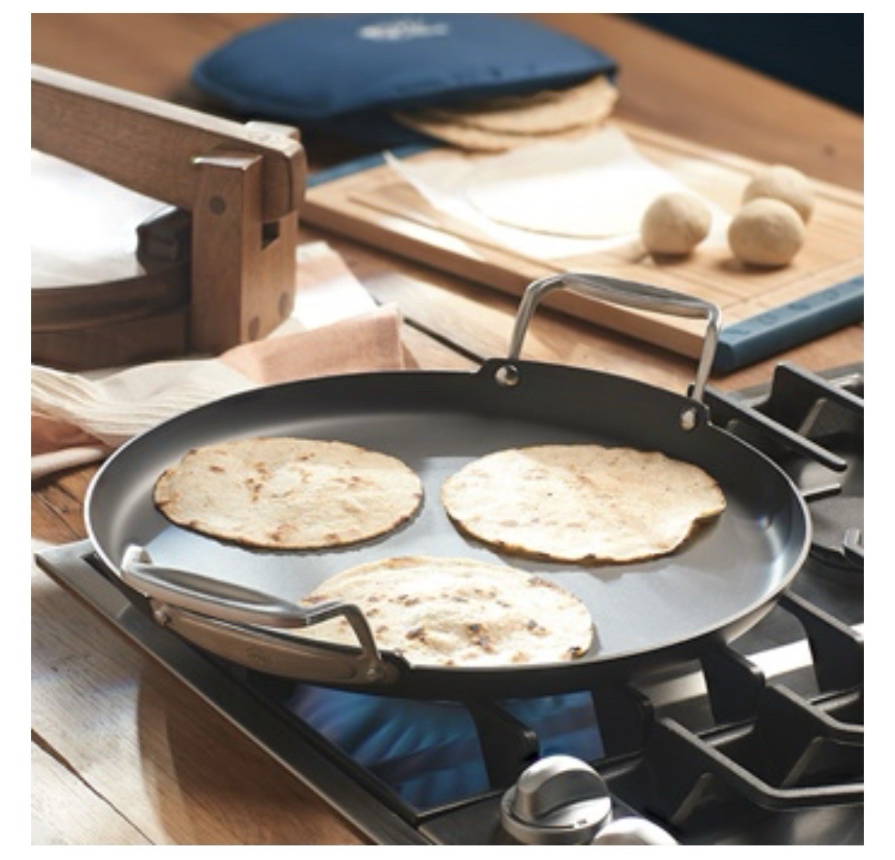 Round Black Metal Non-Stick Paella Pan with Double Handles, Gas Compatible